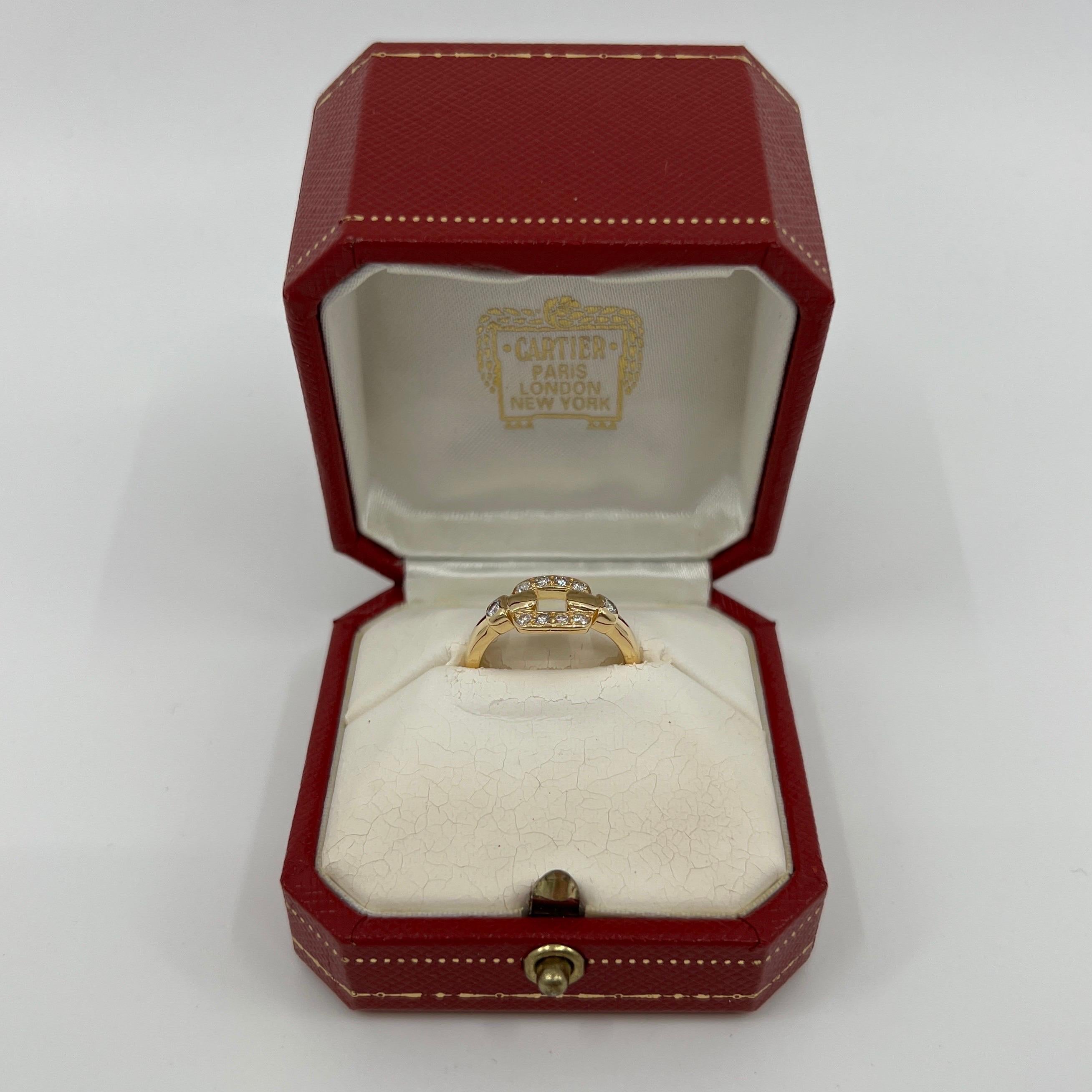 Seltene Vintage Cartier Nymphea Diamant 18k Gelbgold Cluster Ring.

Atemberaubender Ring aus Gelbgold, besetzt mit 10 atemberaubenden runden farblosen Diamanten. Farbe E, Reinheit VVS, alle mit einem ausgezeichneten runden Brillantschliff.
Edle
