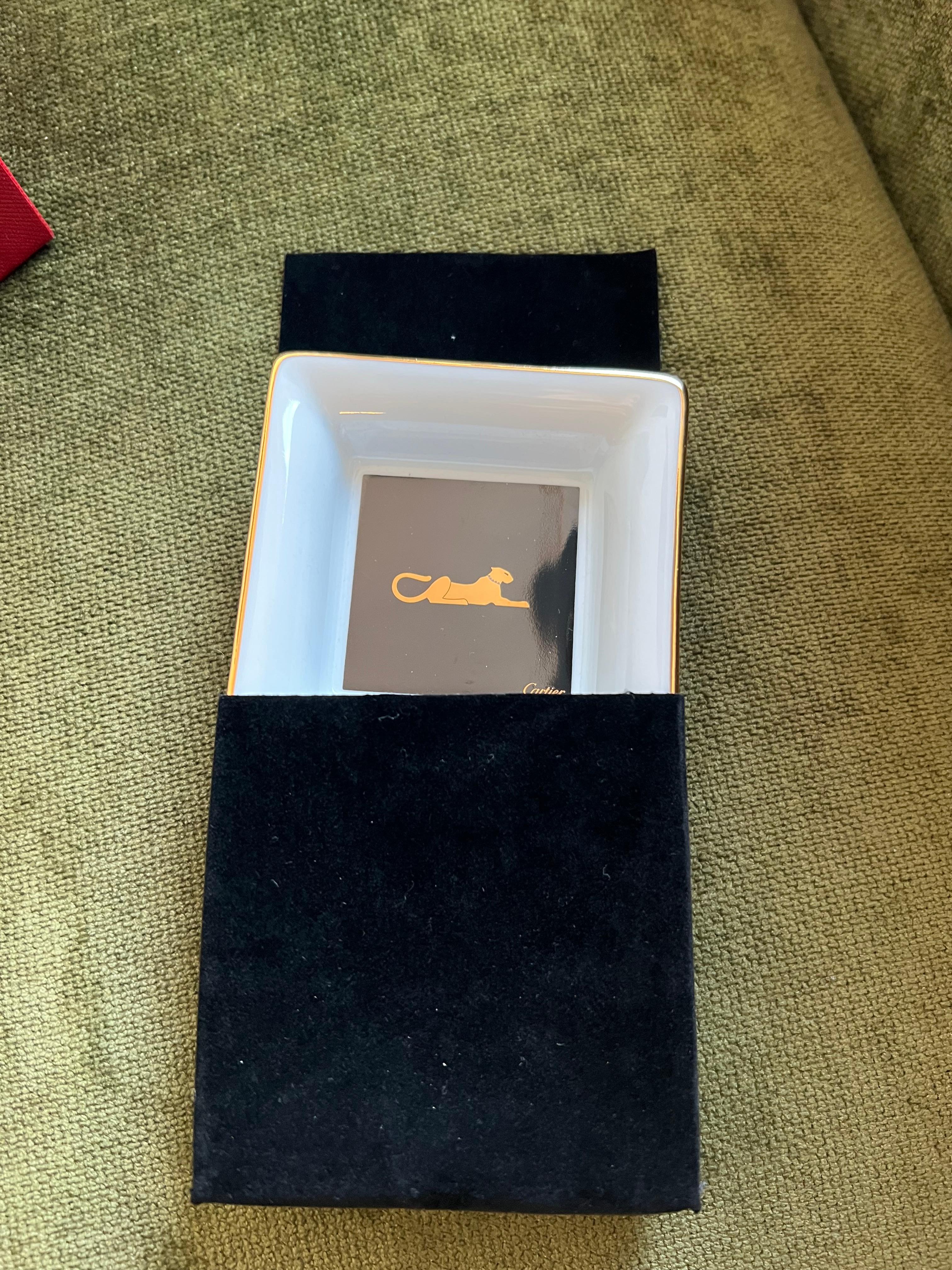 Rare Vintage Cartier Panthere Porcelain Limoges Ashtray Mini Tray In Case In Excellent Condition In New York, NY