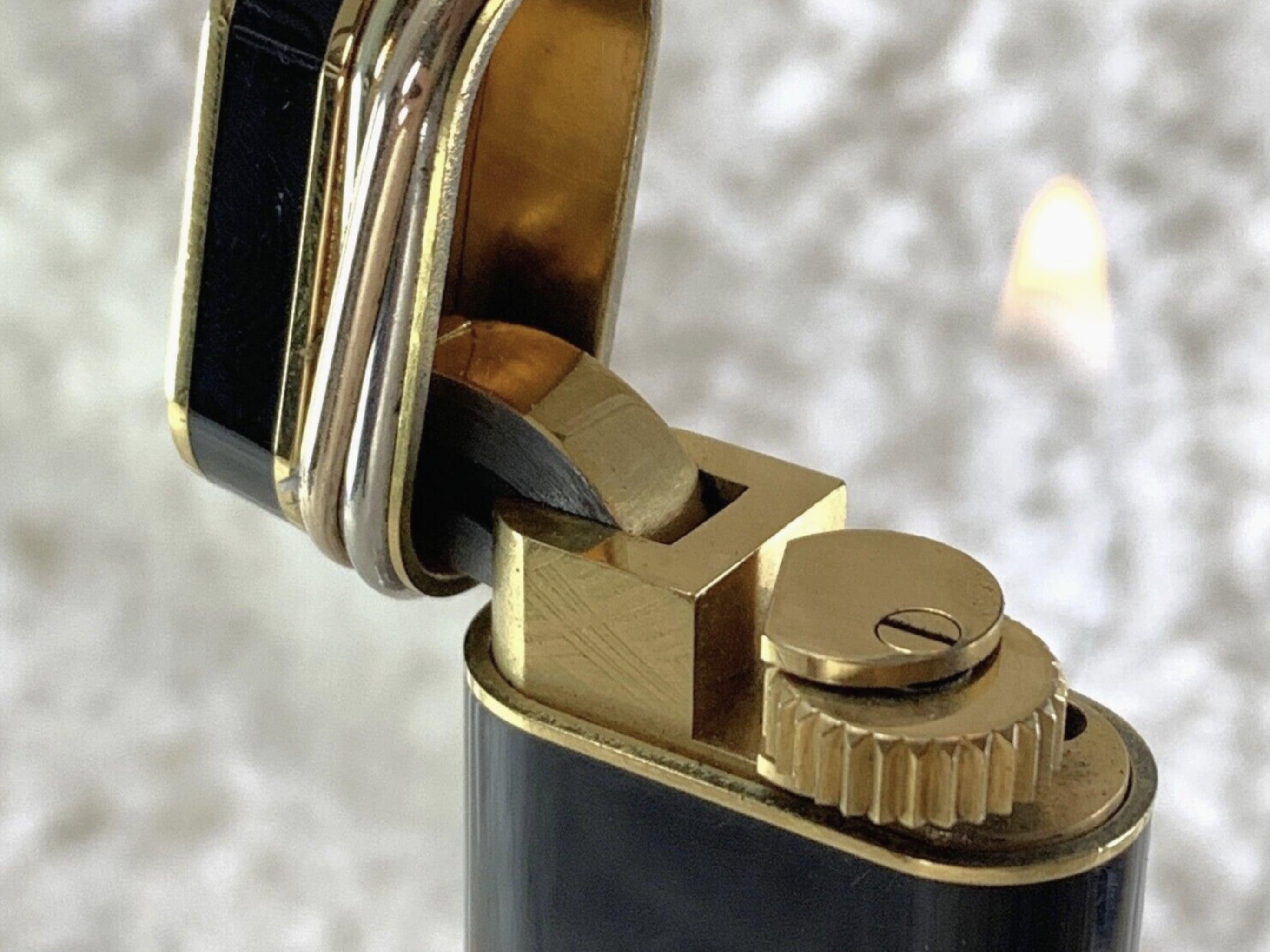 Cartier Circa 80s Vintage “Trinity” Brown Flame Lacquer 18k Gold Plated Lighter For Sale 1