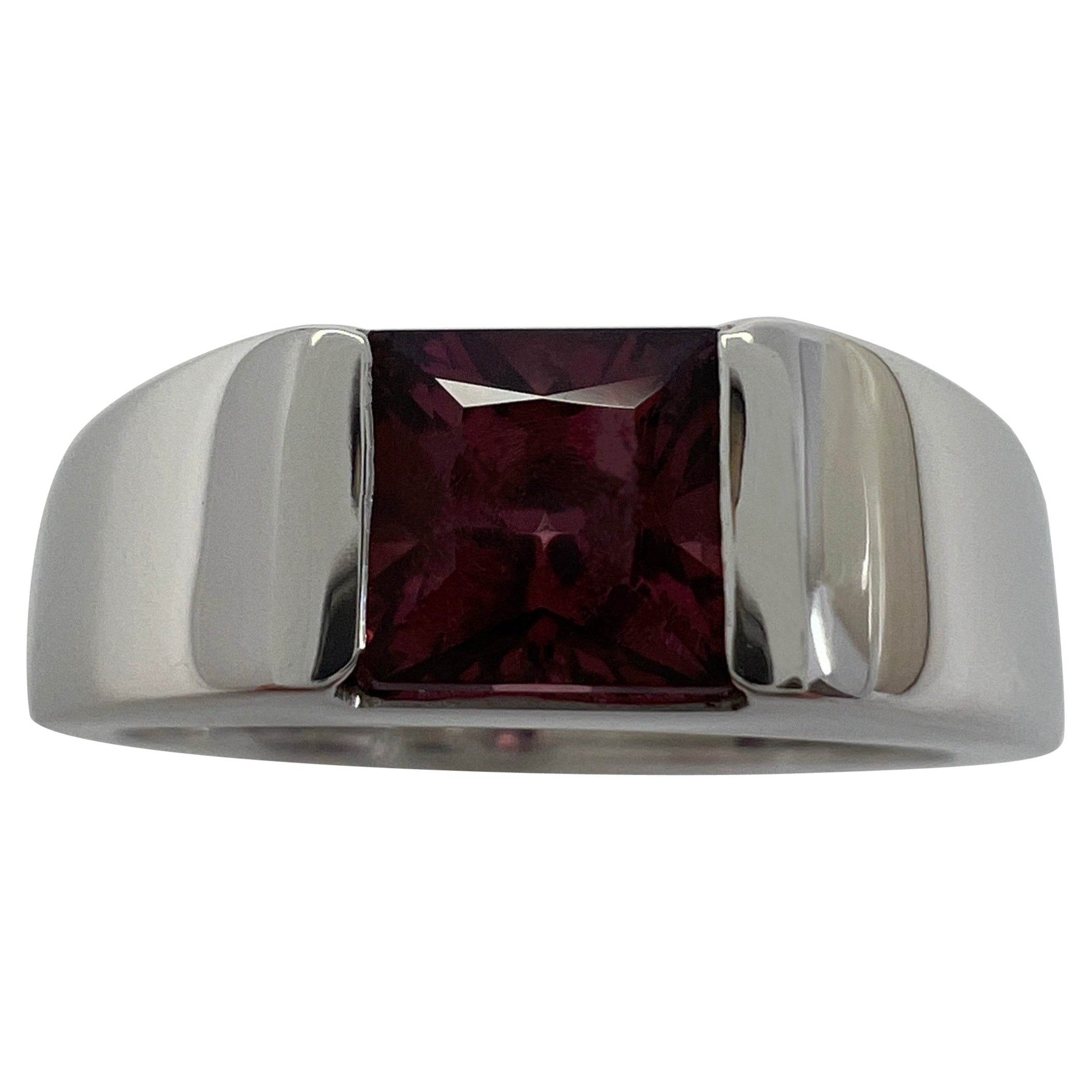 Raro anello Cartier d'epoca con granato rodolite rosa violaceo 18 carati in oro bianco in vendita