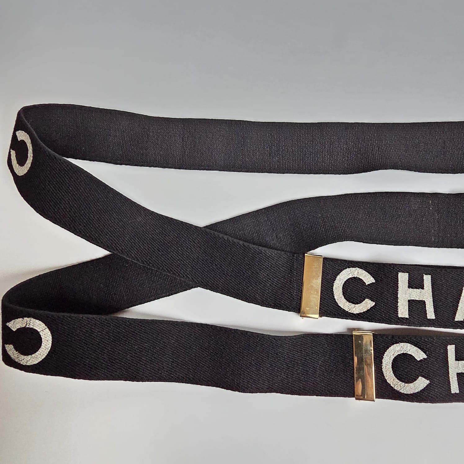 Seltene Vintage Chanel Schwarz Logo Strumpfhalter im Angebot 6
