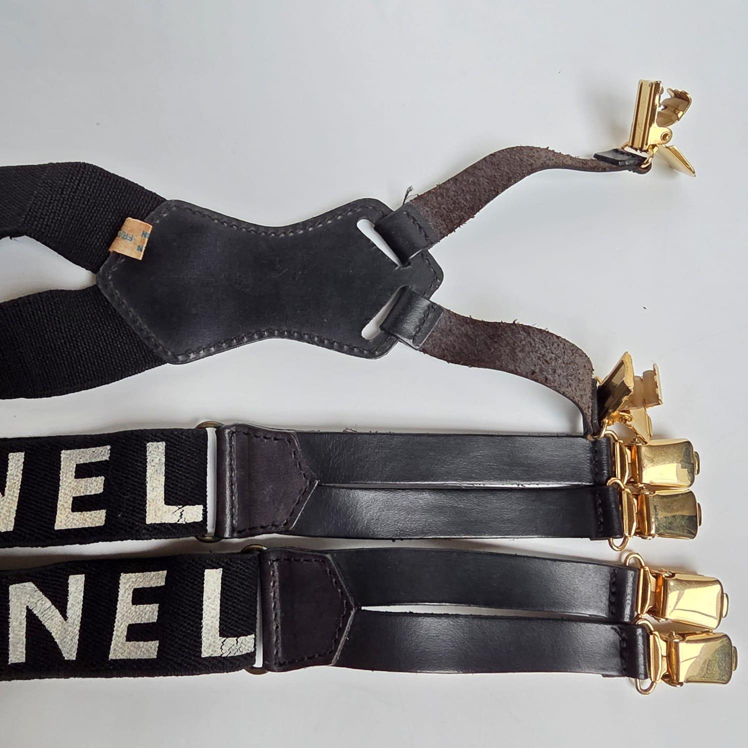 Seltene Vintage Chanel Schwarz Logo Strumpfhalter im Angebot 7