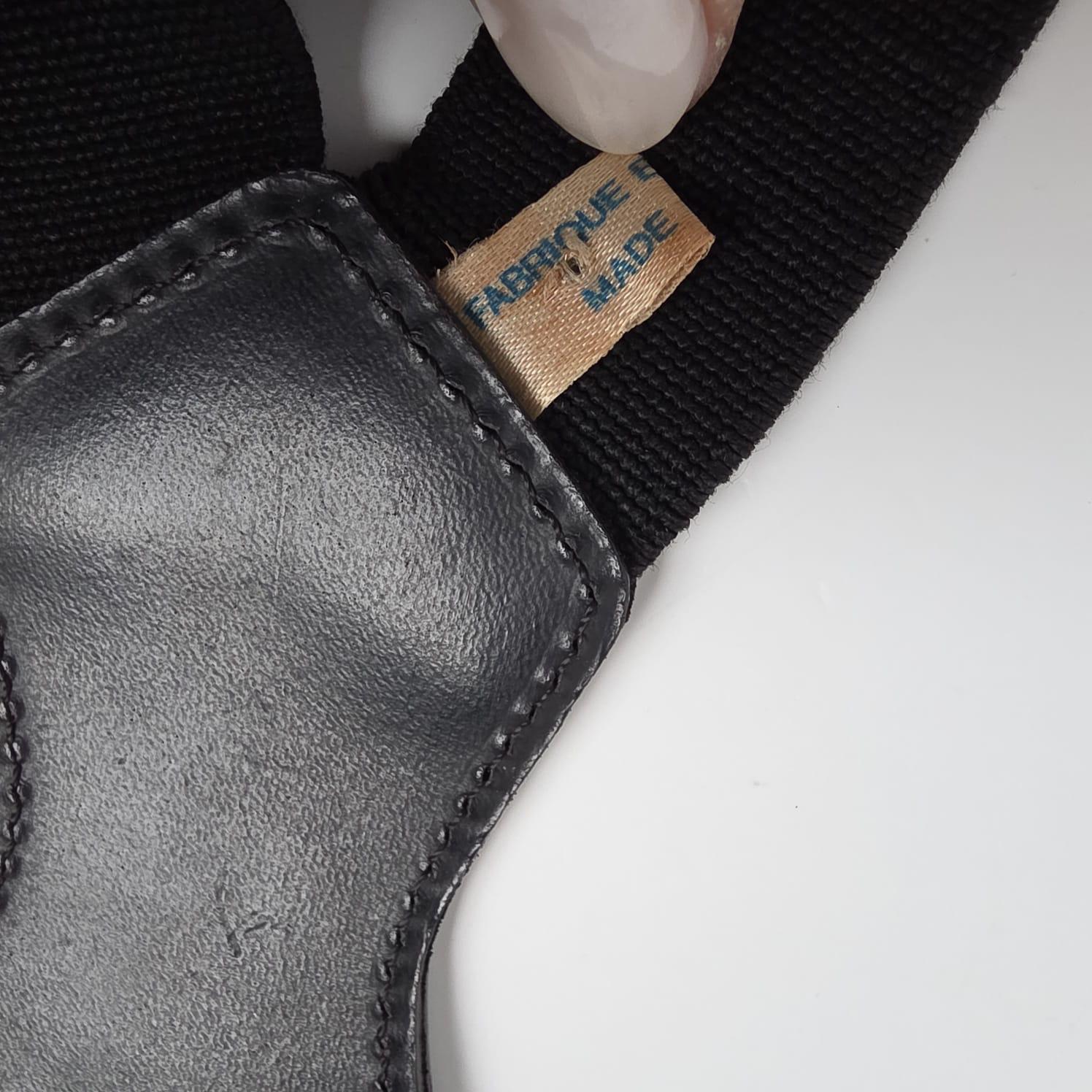 Seltene Vintage Chanel Schwarz Logo Strumpfhalter im Angebot 10