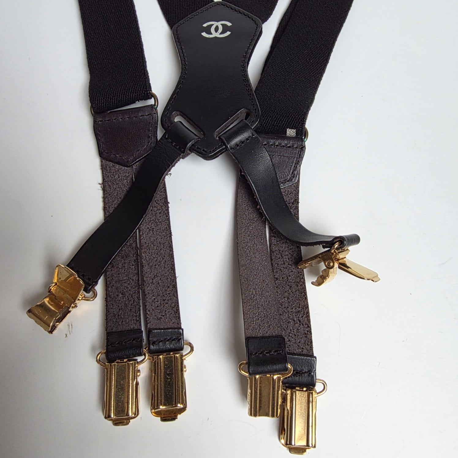 Seltene Vintage Chanel Schwarz Logo Strumpfhalter im Angebot 11