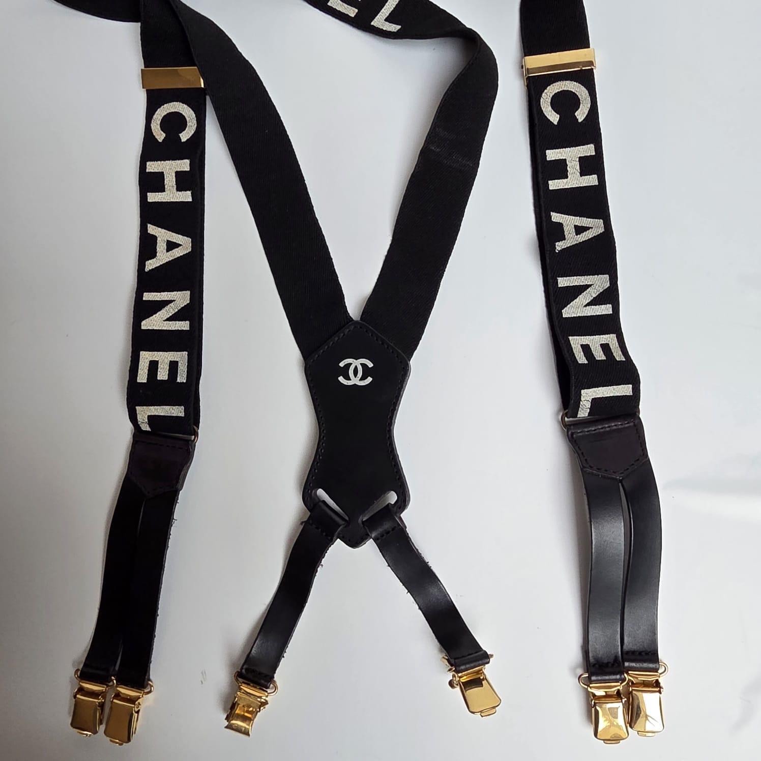 Seltene Vintage Chanel Schwarz Logo Strumpfhalter im Angebot 5