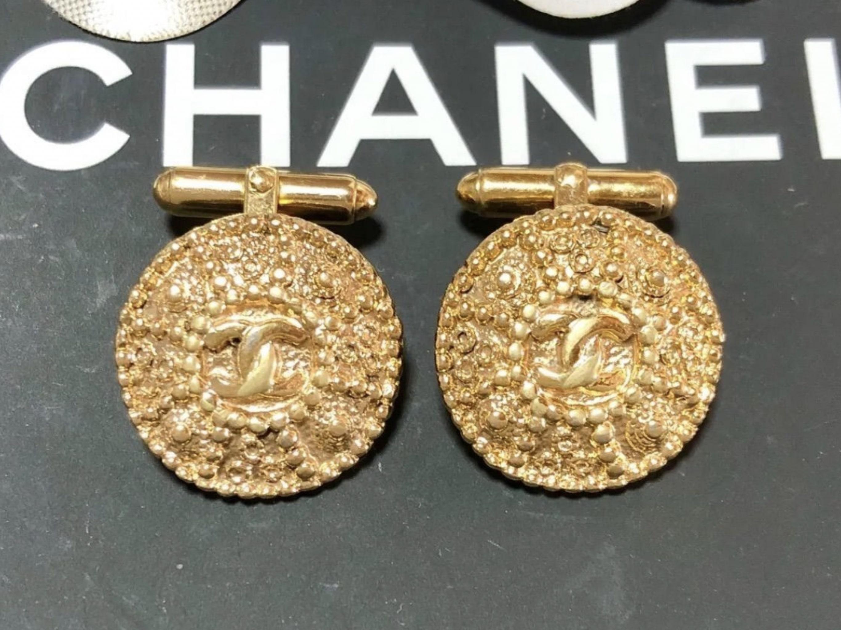 Chanel Cufflinks 
Coco Mark Gold Logo 
Round, Vintage, Authentic, Rare
Gold plated 
No original box
In great condition 
2.2 cm
Timeless, understated and chic. 