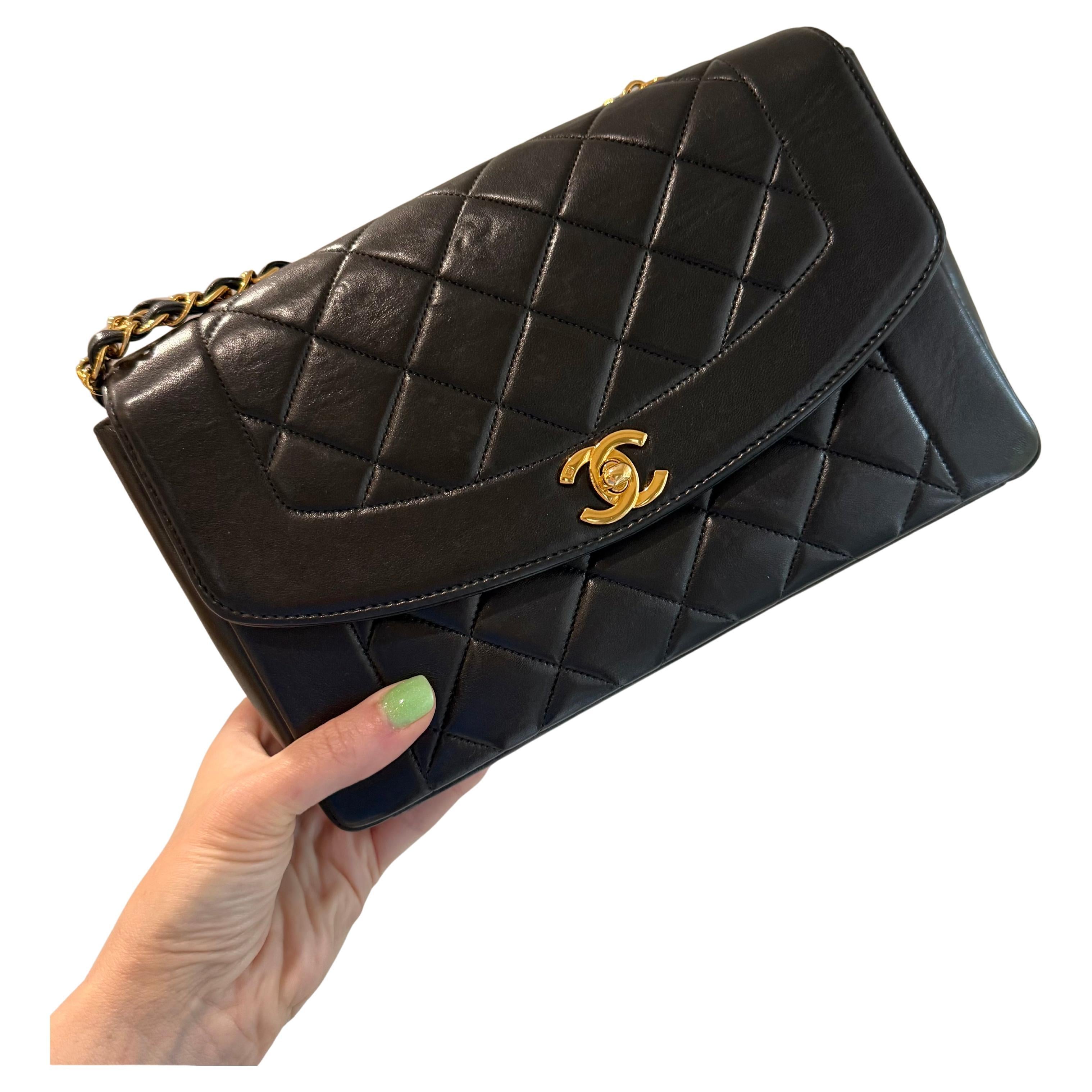 RARE Vintage Chanel Diana Bag with Back pocket Series 5 For Sale