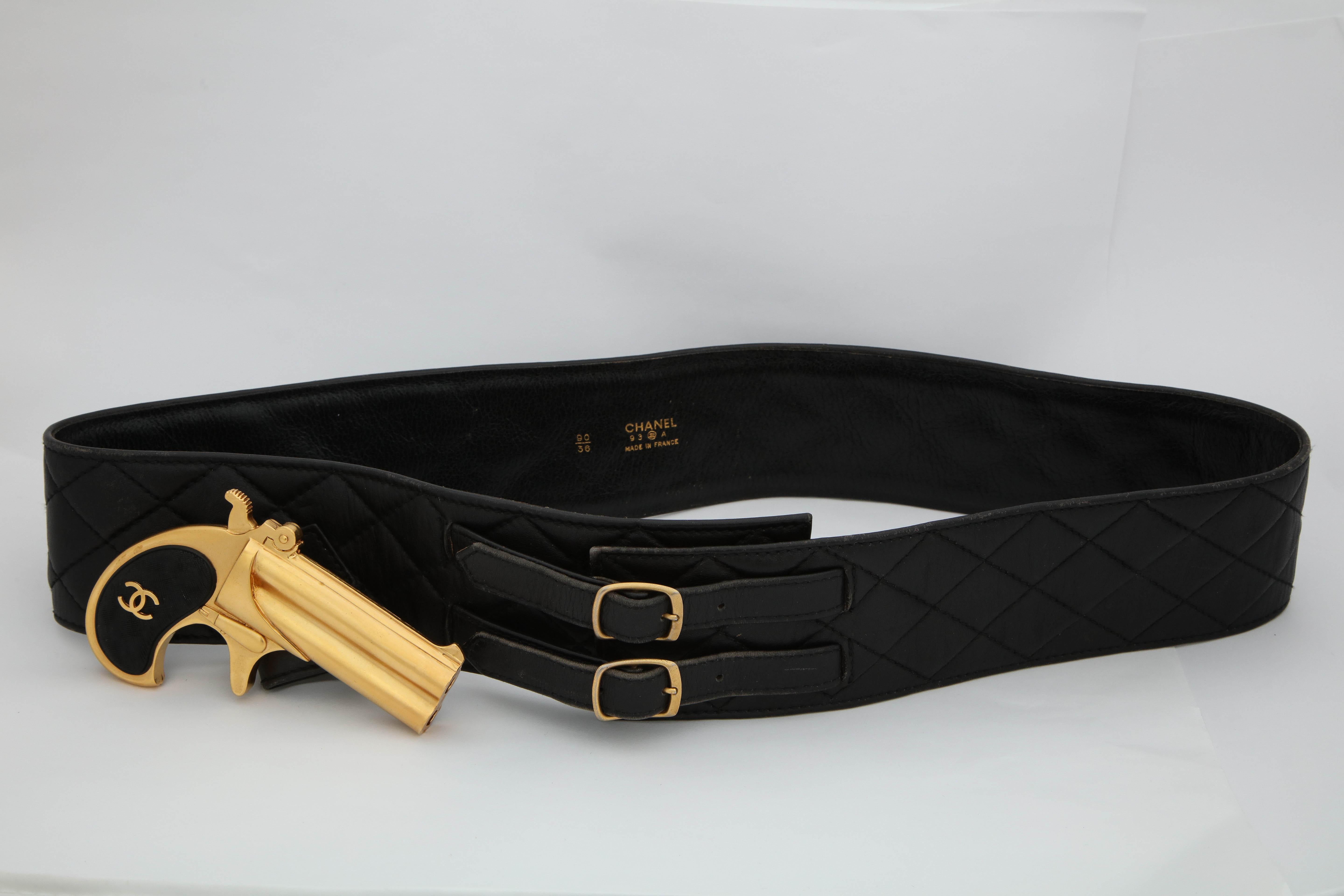 Rare Vintage Chanel Gun Motif Leather Belt In Good Condition For Sale In Chicago, IL
