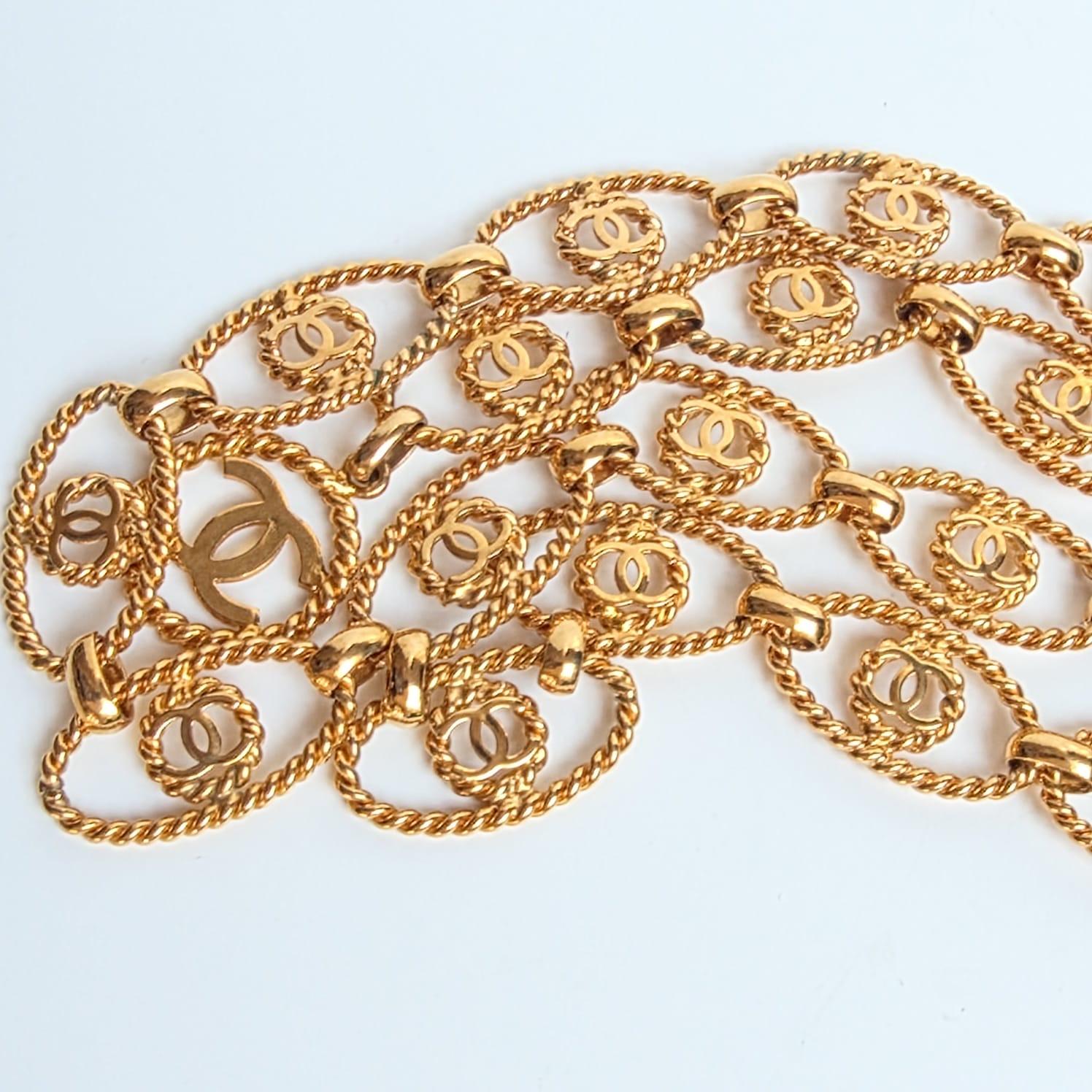 Rare Vintage Chanel Oval Twist Coco Mark CC Belt For Sale 1
