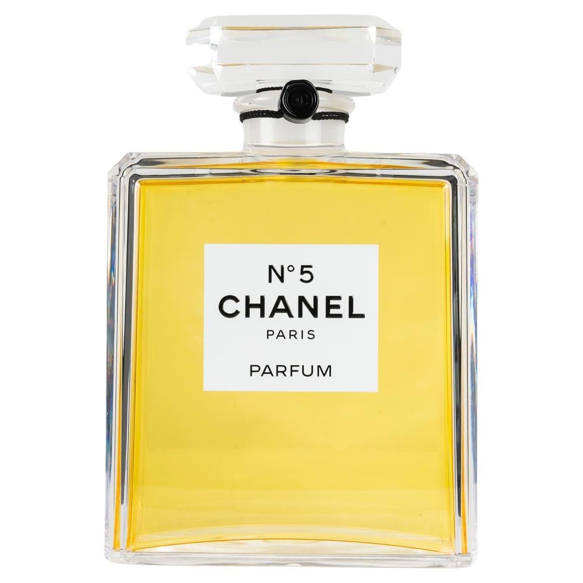 Rare flacon de parfum Chanel vintage en plexiglas, 20e siècle.