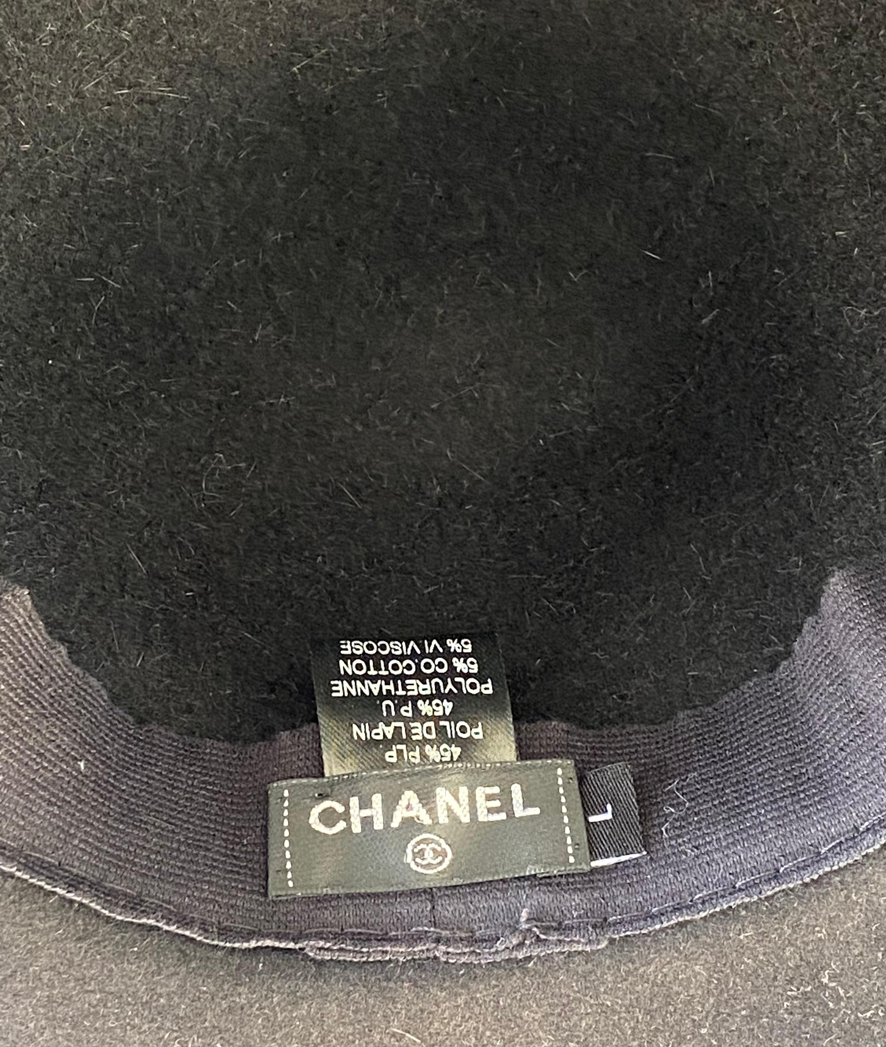Chanel Runway vintage rare chapeau à bord large en PVC en vente 1