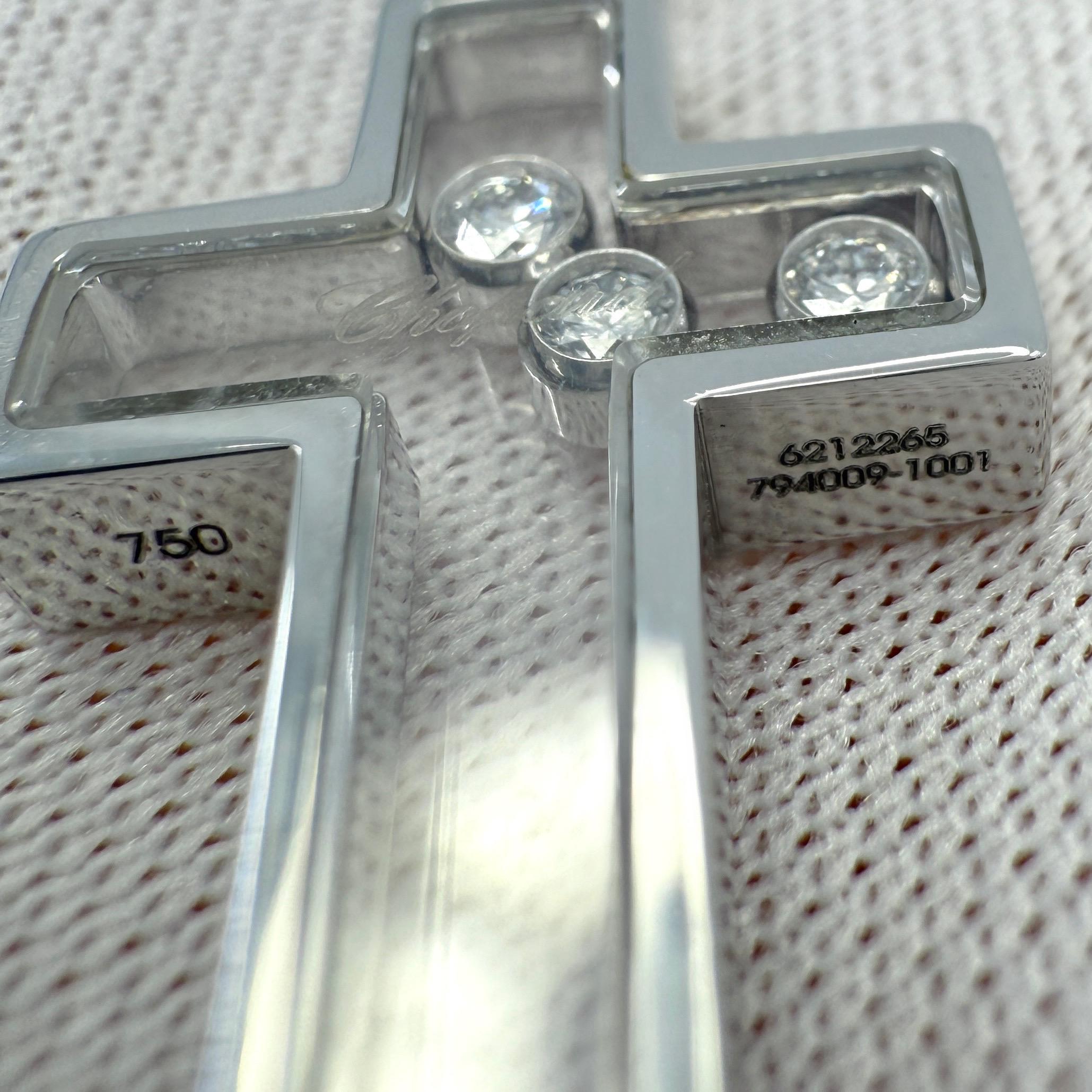 Rare Vintage Chopard Happy Diamonds Cross 18 Karat White Gold Pendant Necklace For Sale 2