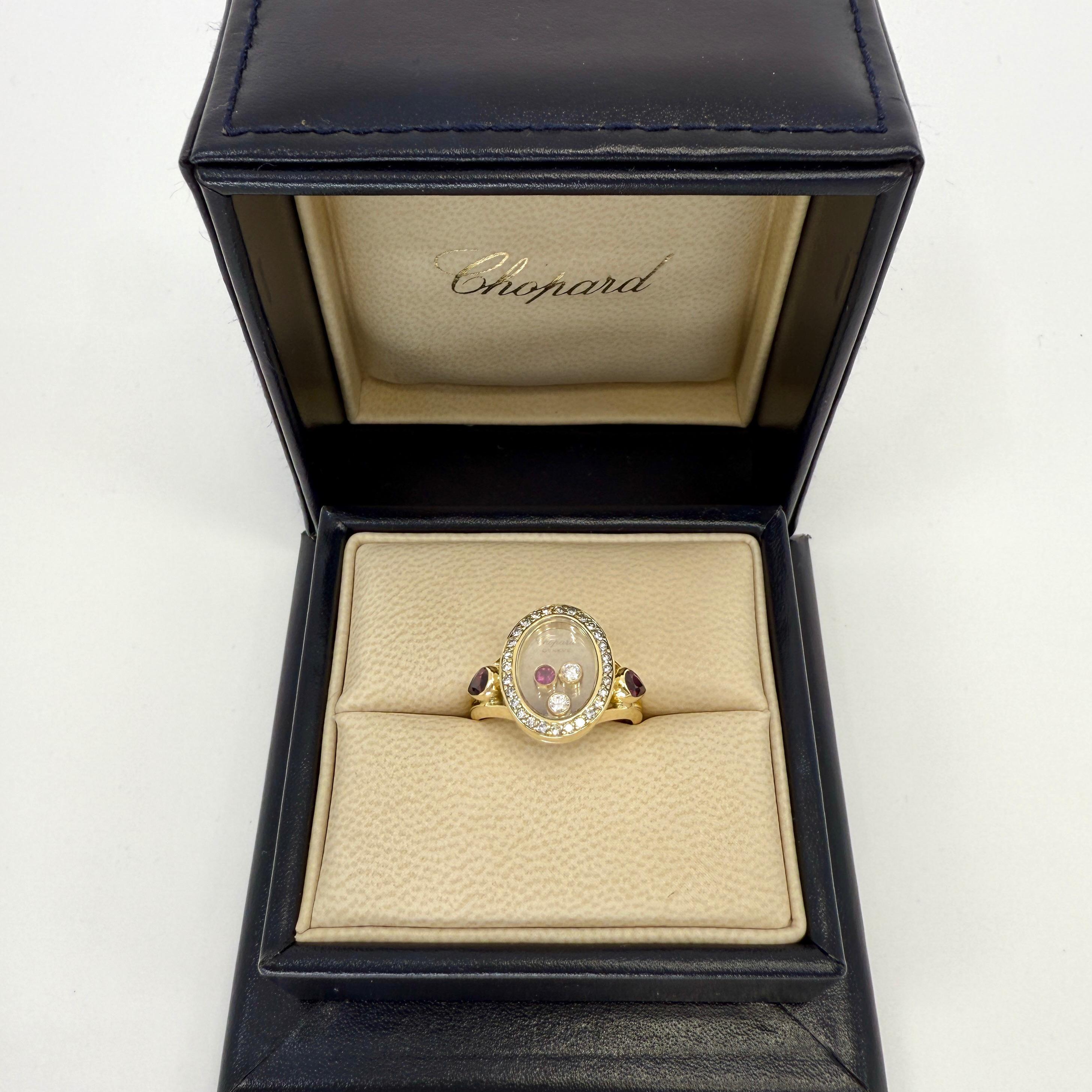 Raro anello d'epoca Chopard Oval Happy Diamonds con rubino e diamanti in oro giallo 18 ct. in vendita 4