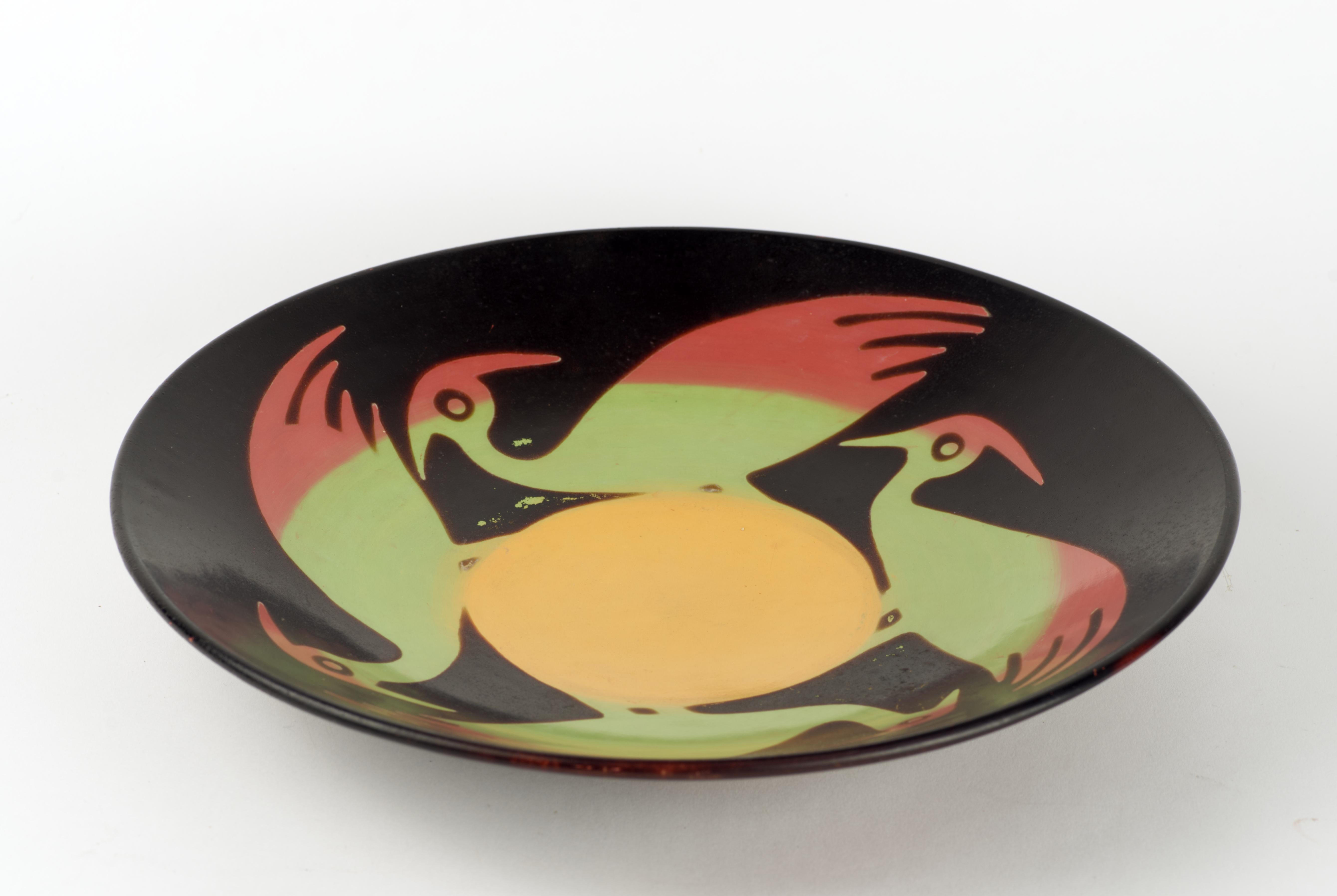 Mid-Century Modern Rare Vintage Chulucanas Pottery Platter with Birds Decor Peru For Sale