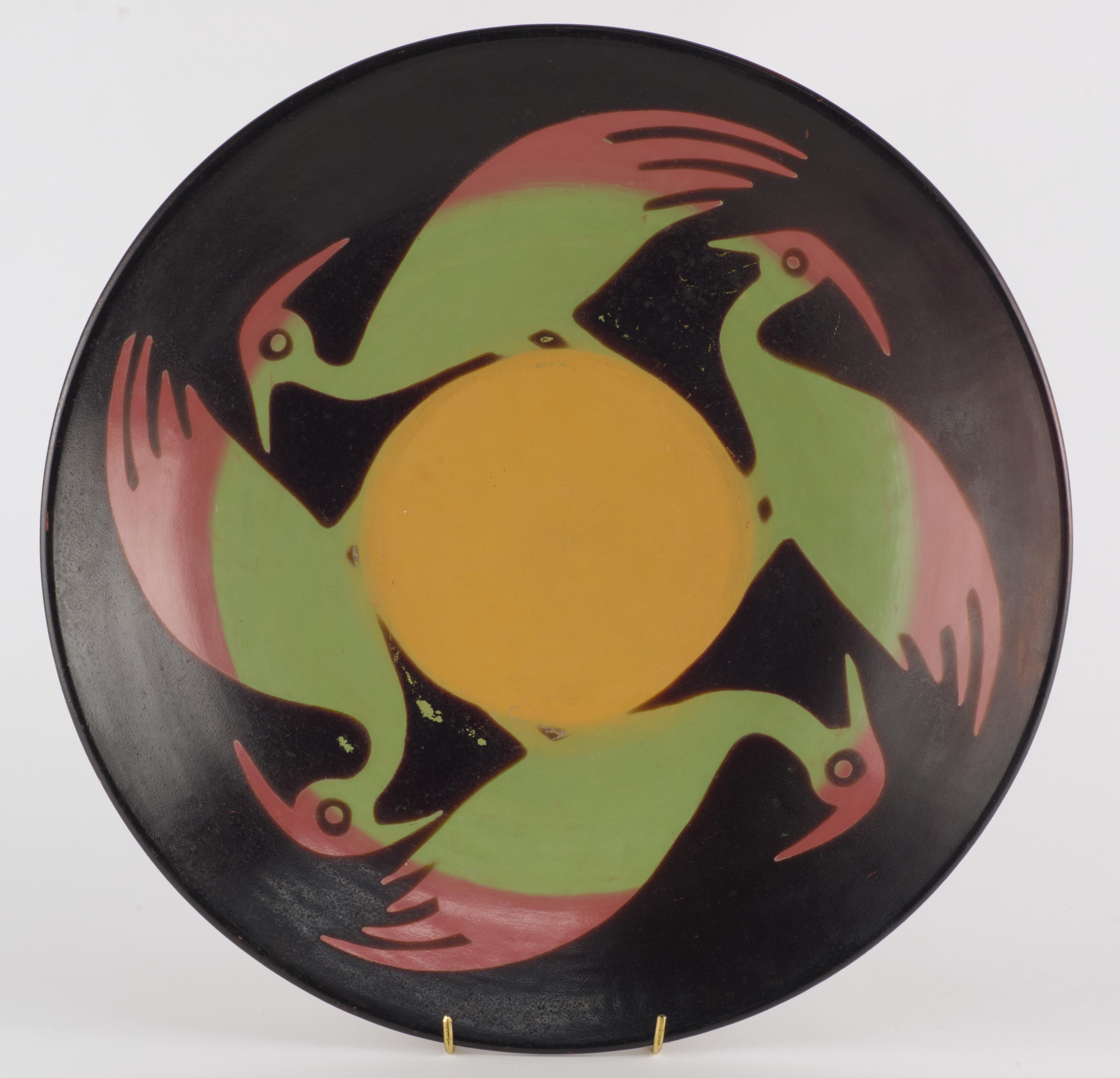 Clay Rare Vintage Chulucanas Pottery Platter with Birds Decor Peru For Sale
