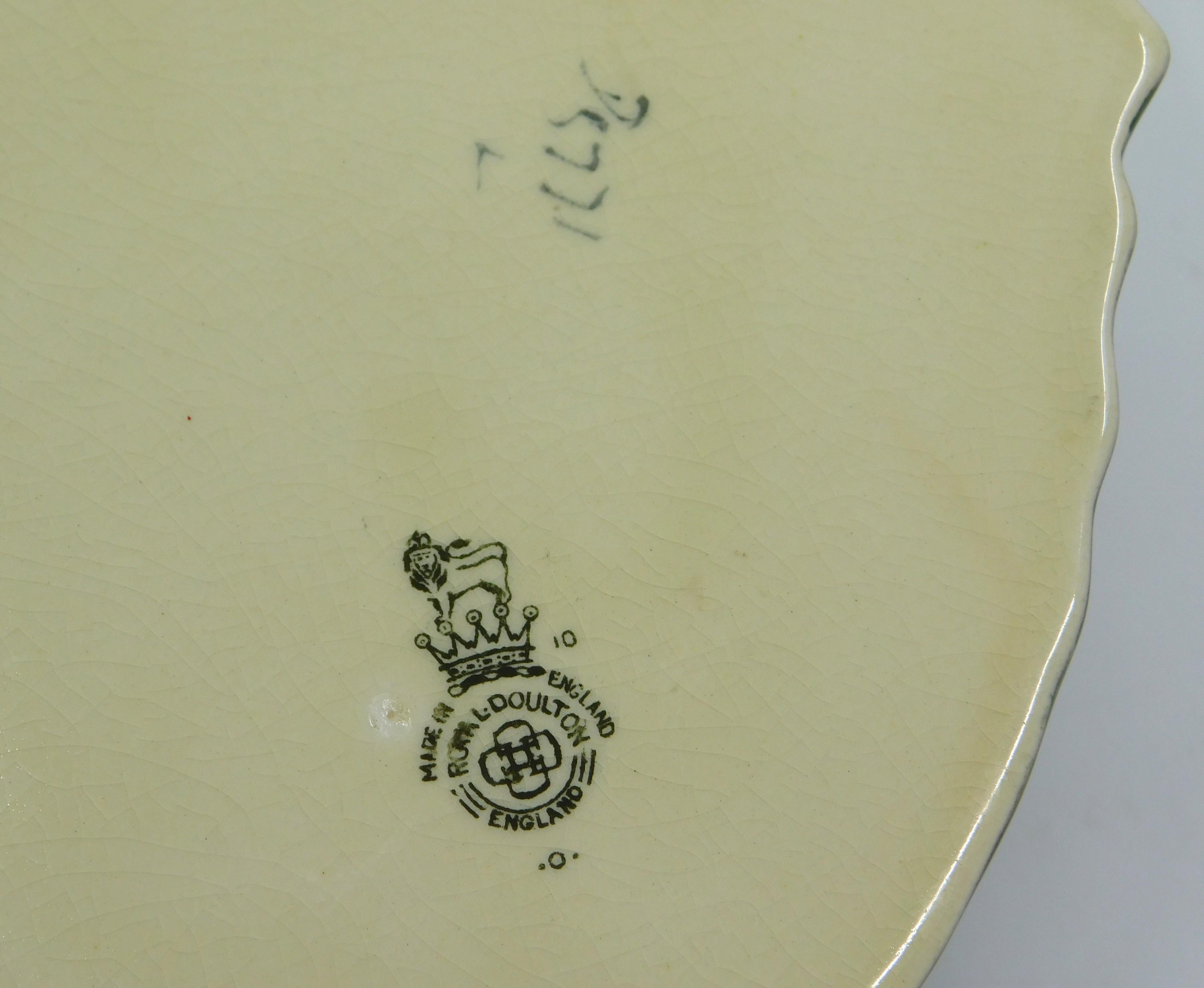 Seltene Vintage Circa 1930 Royal Doulton Wandtaschenvase, Eule, hohes Relief, D5771, selten im Angebot 3