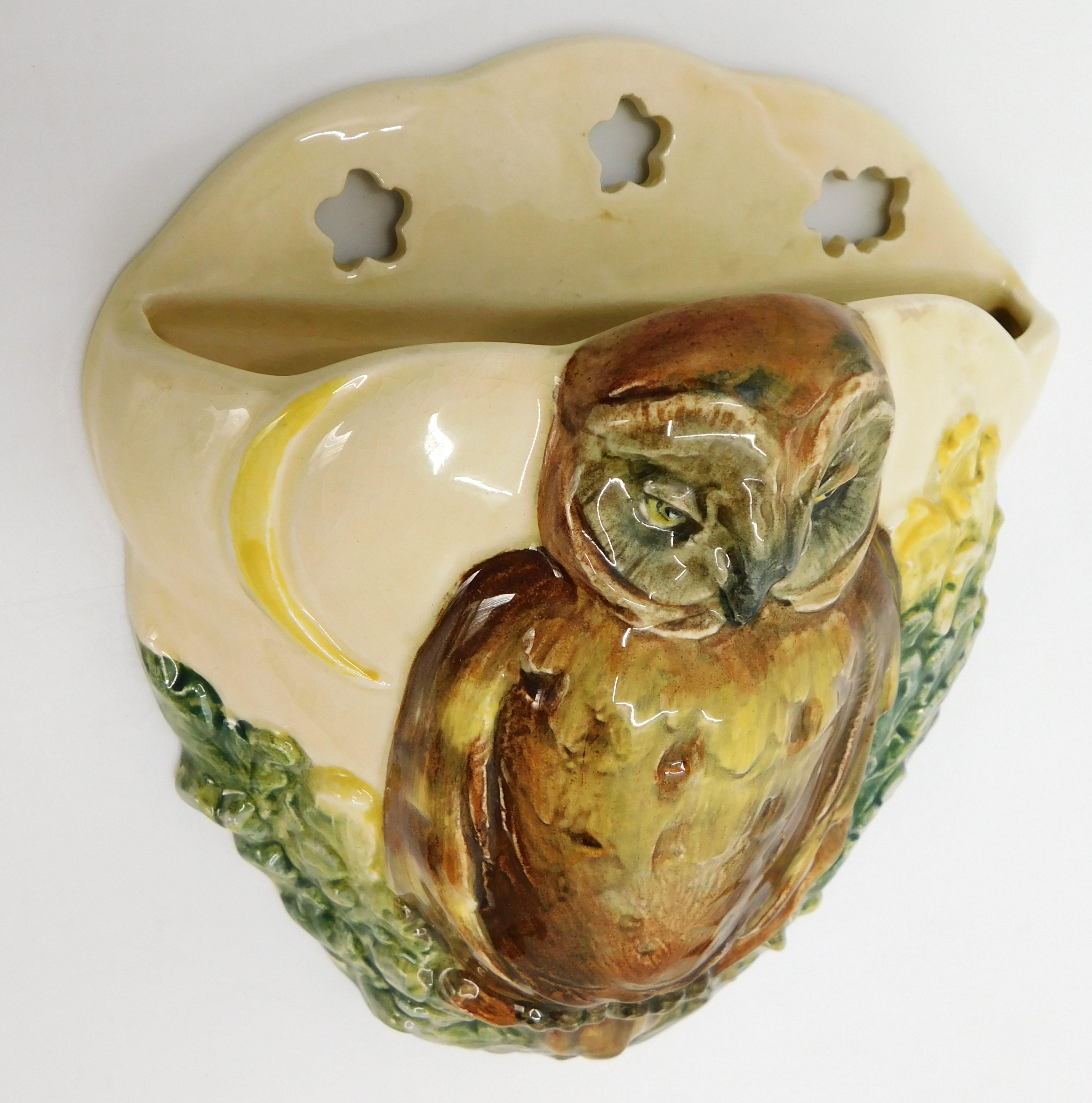 Rare Vintage Circa 1930 Royal Doulton Wall Pocket Vase Owl High Relief D5771 en vente 1