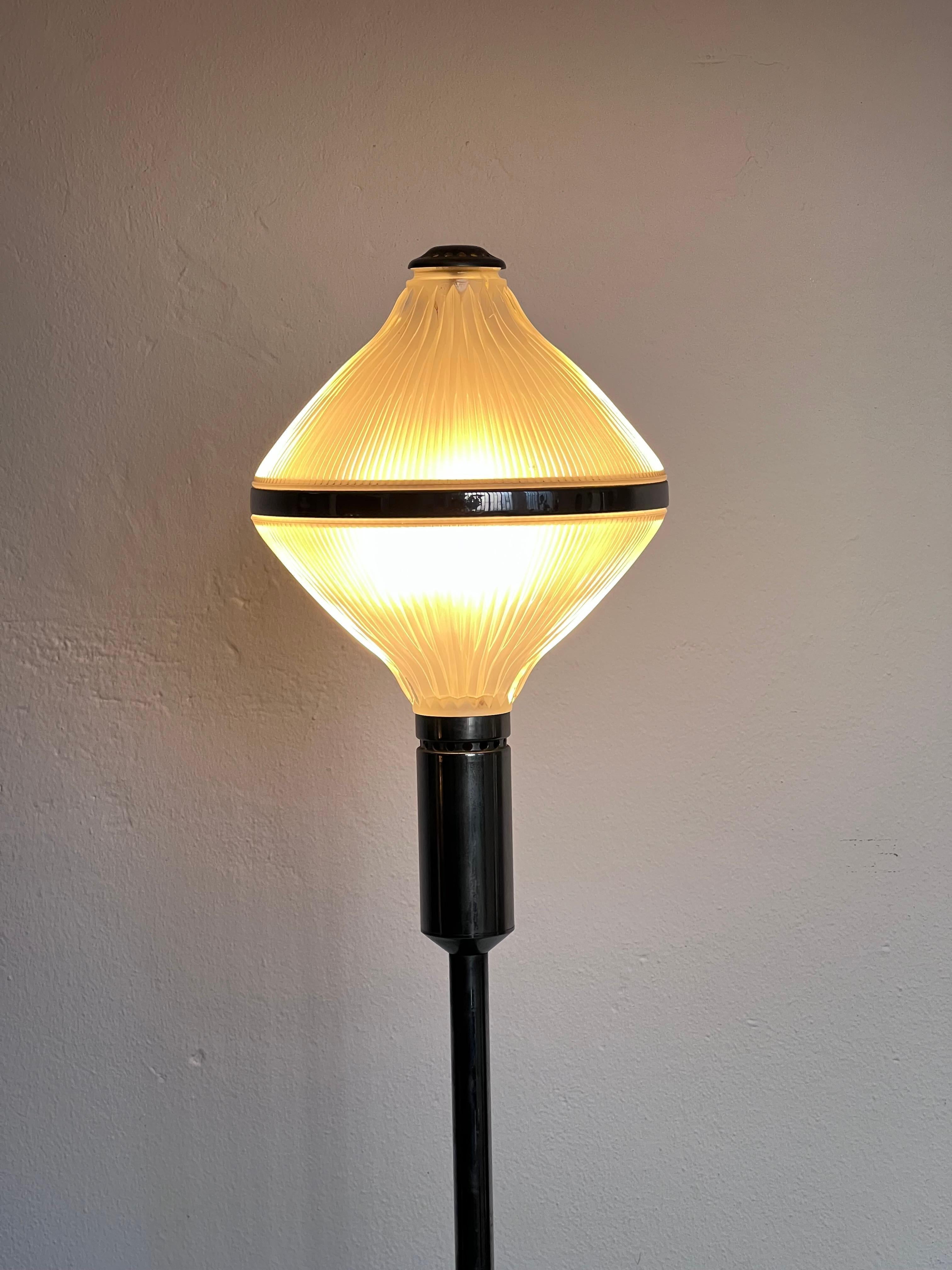 Mid-Century moderno Rara lampada da terra Polimnia d'epoca da collezione dello Studio BBPR per Artemide in vendita