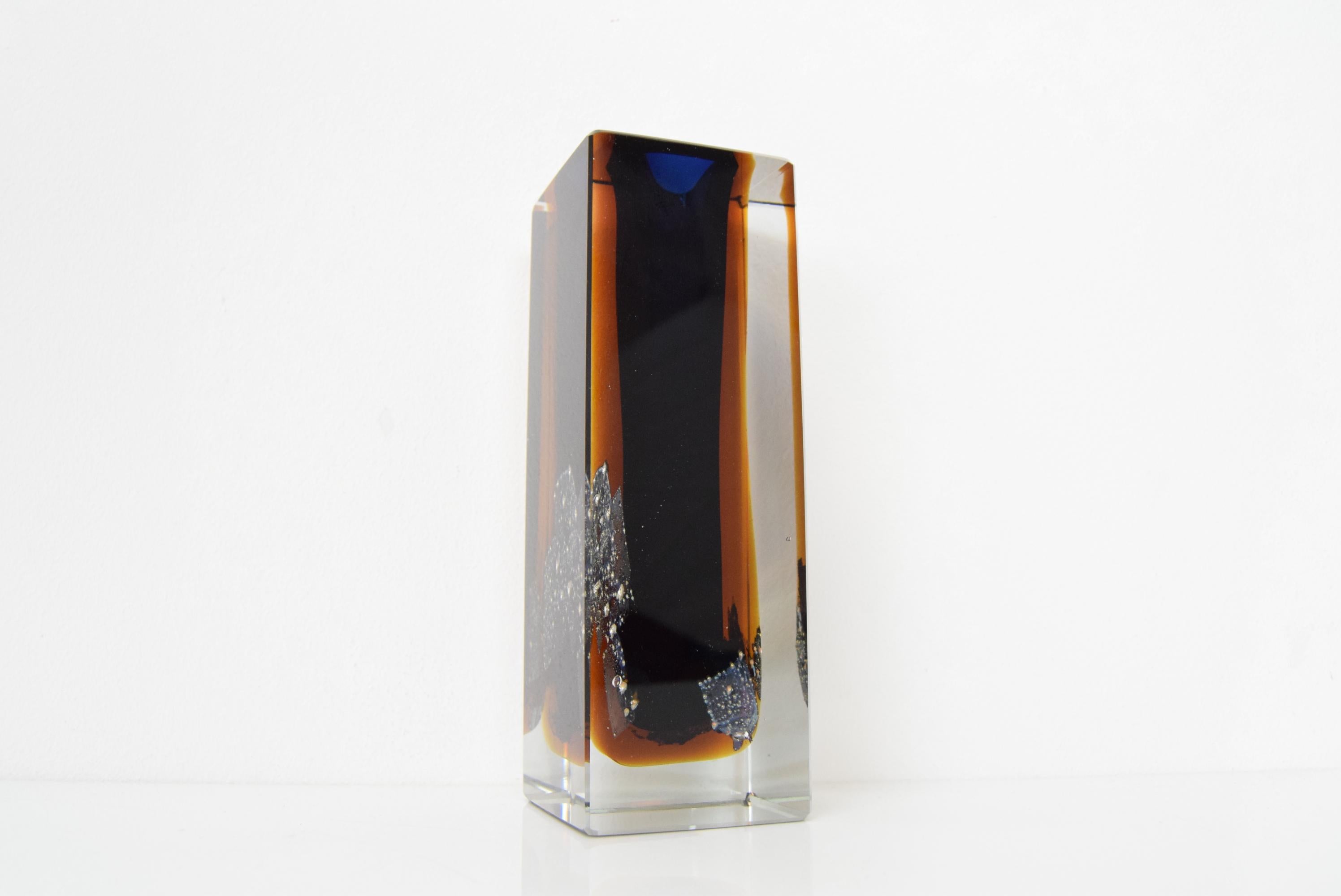 Milieu du XXe siècle Rare vase taillé d'époque, Design/One par Pavel Hlava, 