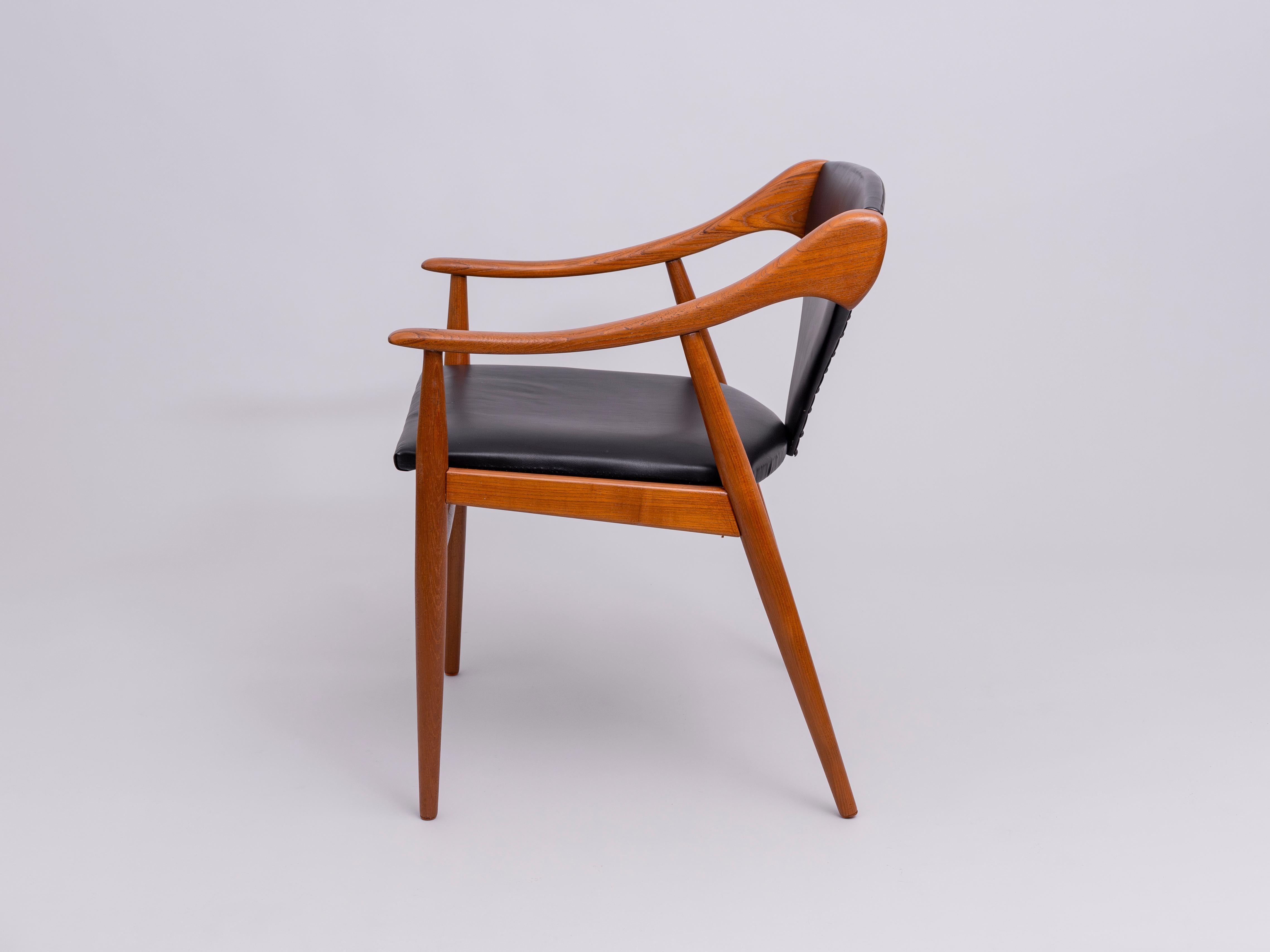 Rara Silla Vintage Danesa de Piel sintética y Teca maciza, años 60 en Bueno estado para la venta en Madrid, ES