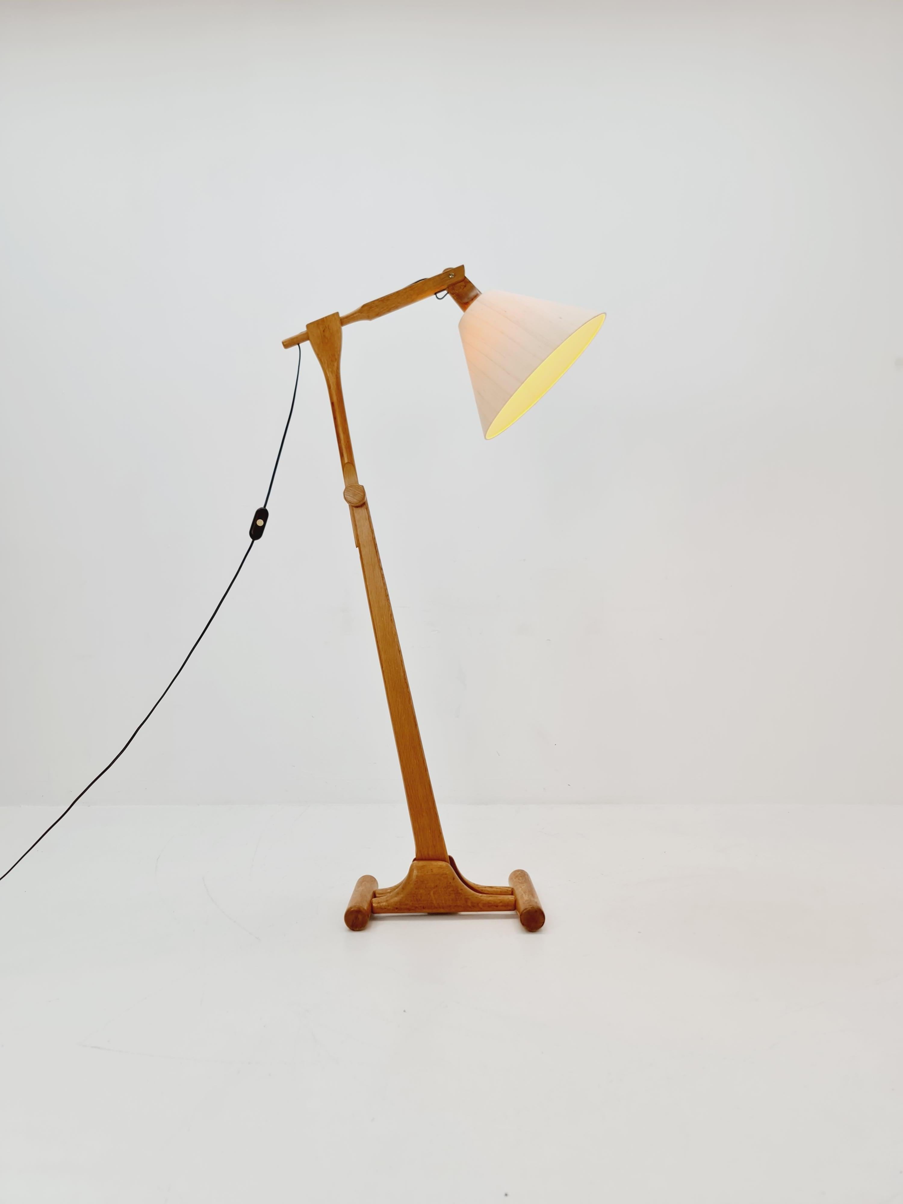 Rara lampada da terra vintage in Oak danese di Domus  1970s in vendita 6