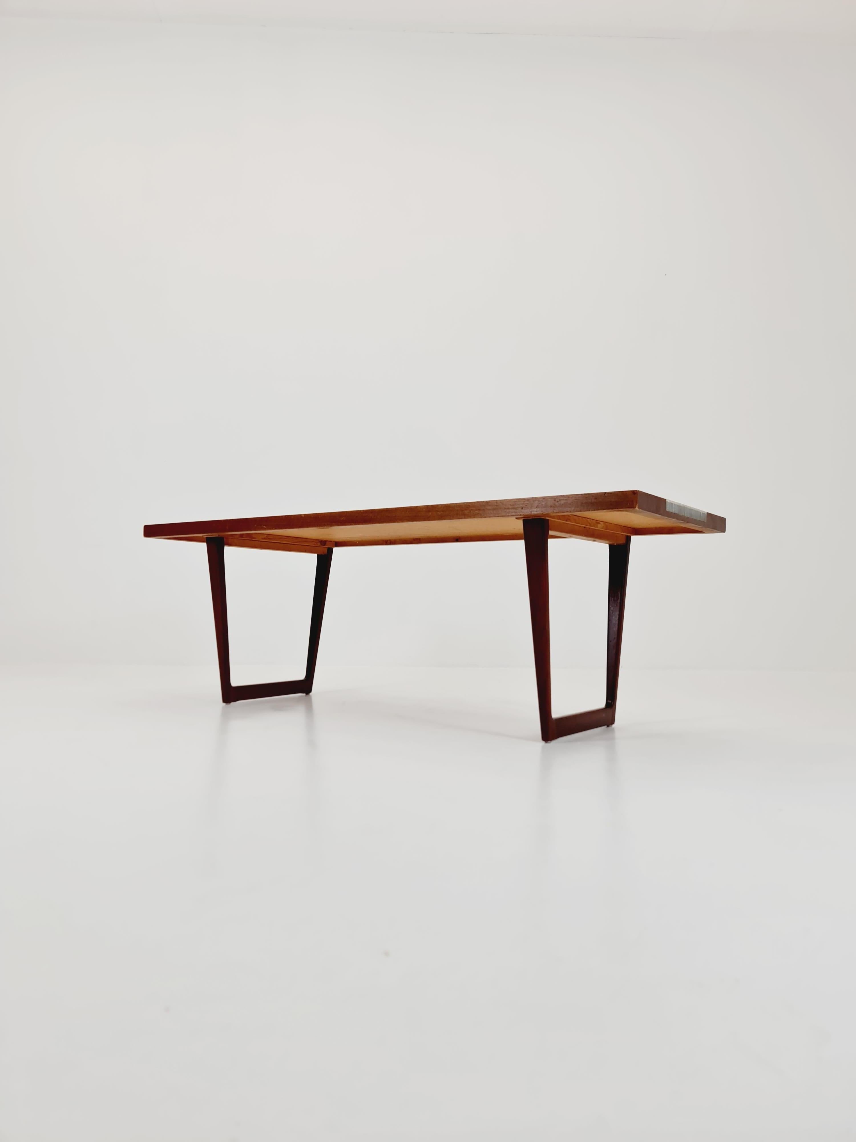 Milieu du XXe siècle Rare table basse danoise en mosaïque de teck des années 60 en vente