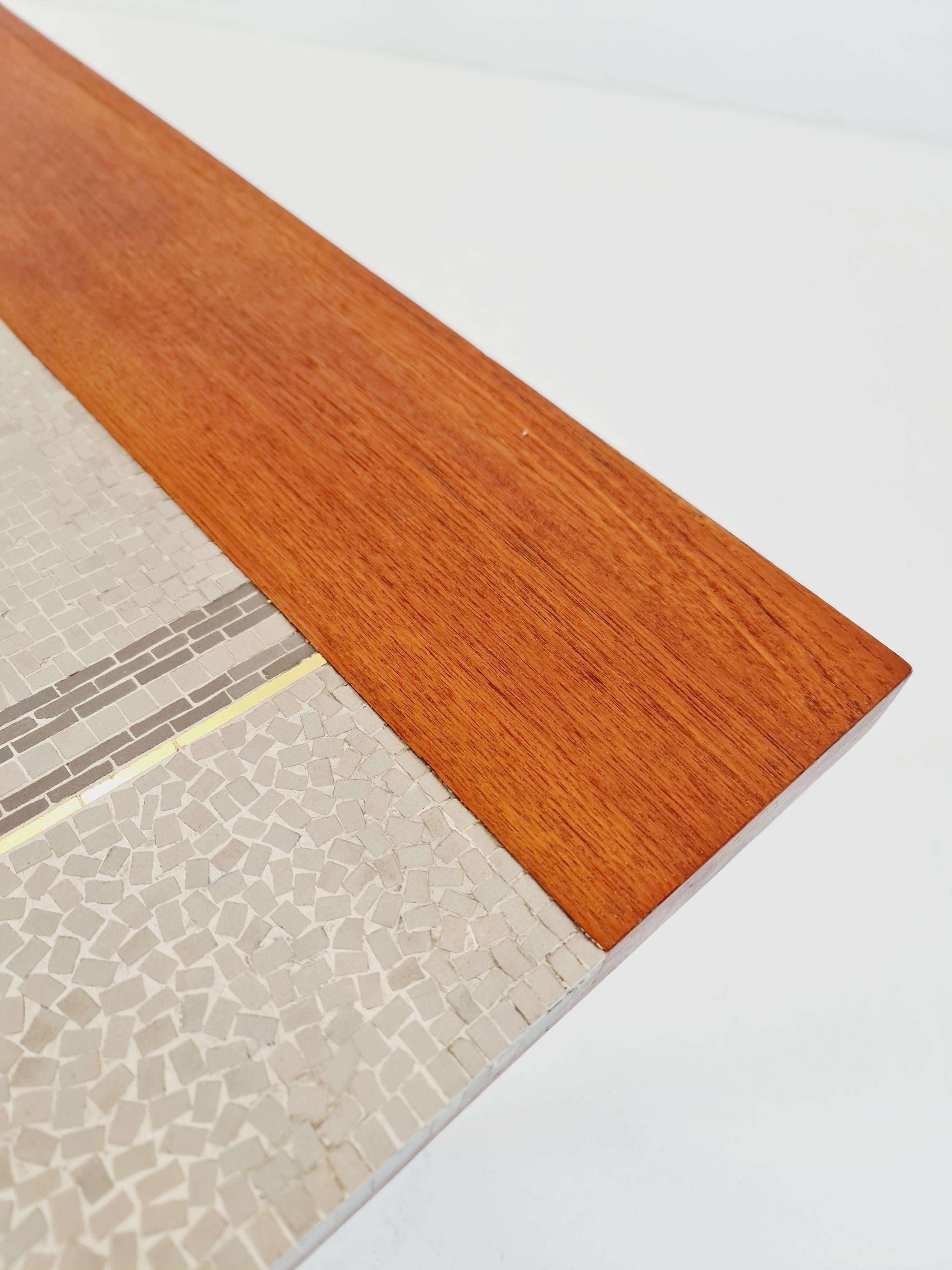 Rare table basse danoise en mosaïque de teck des années 60 en vente 1