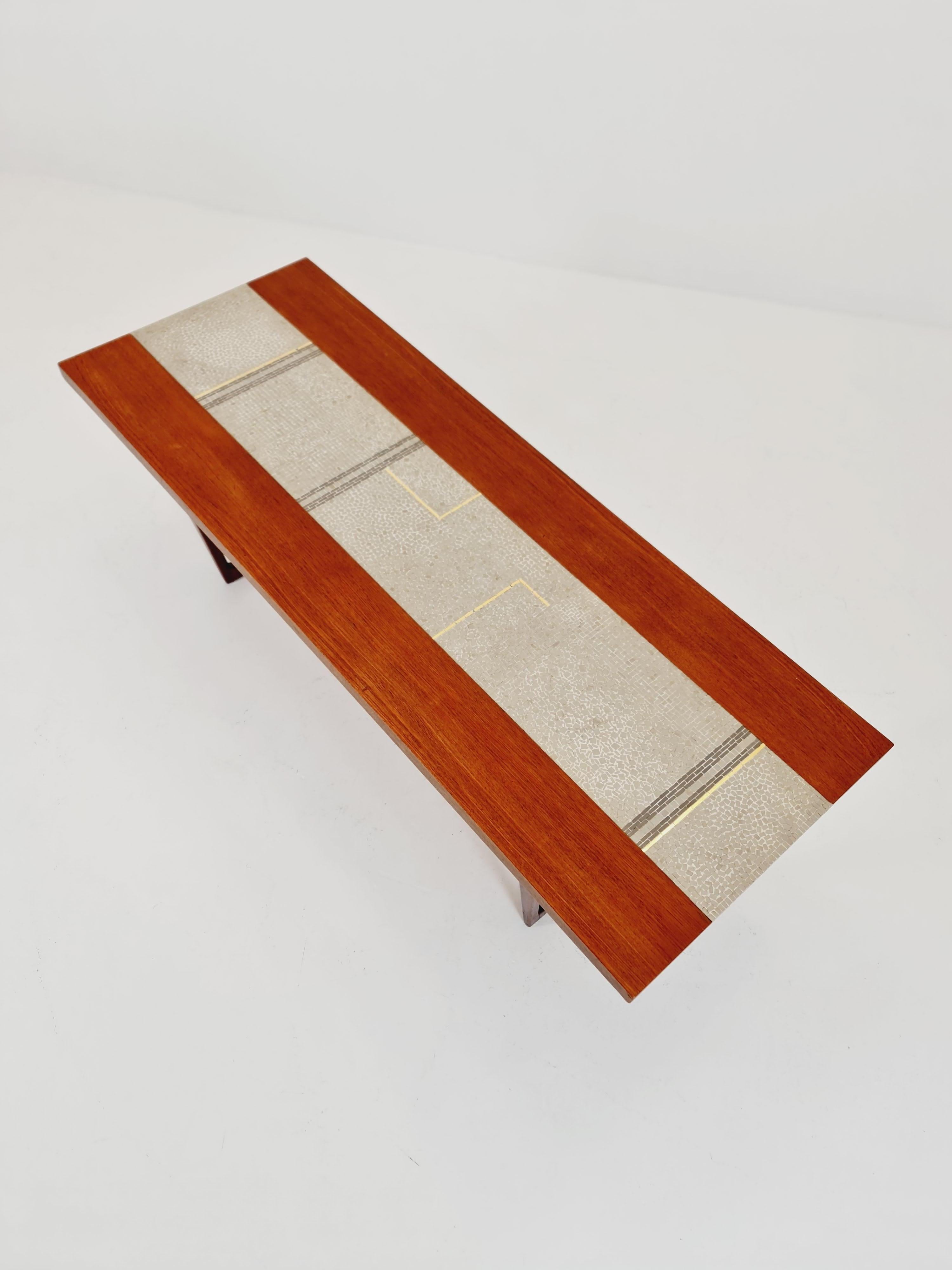 Rare table basse danoise en mosaïque de teck des années 60 en vente 2