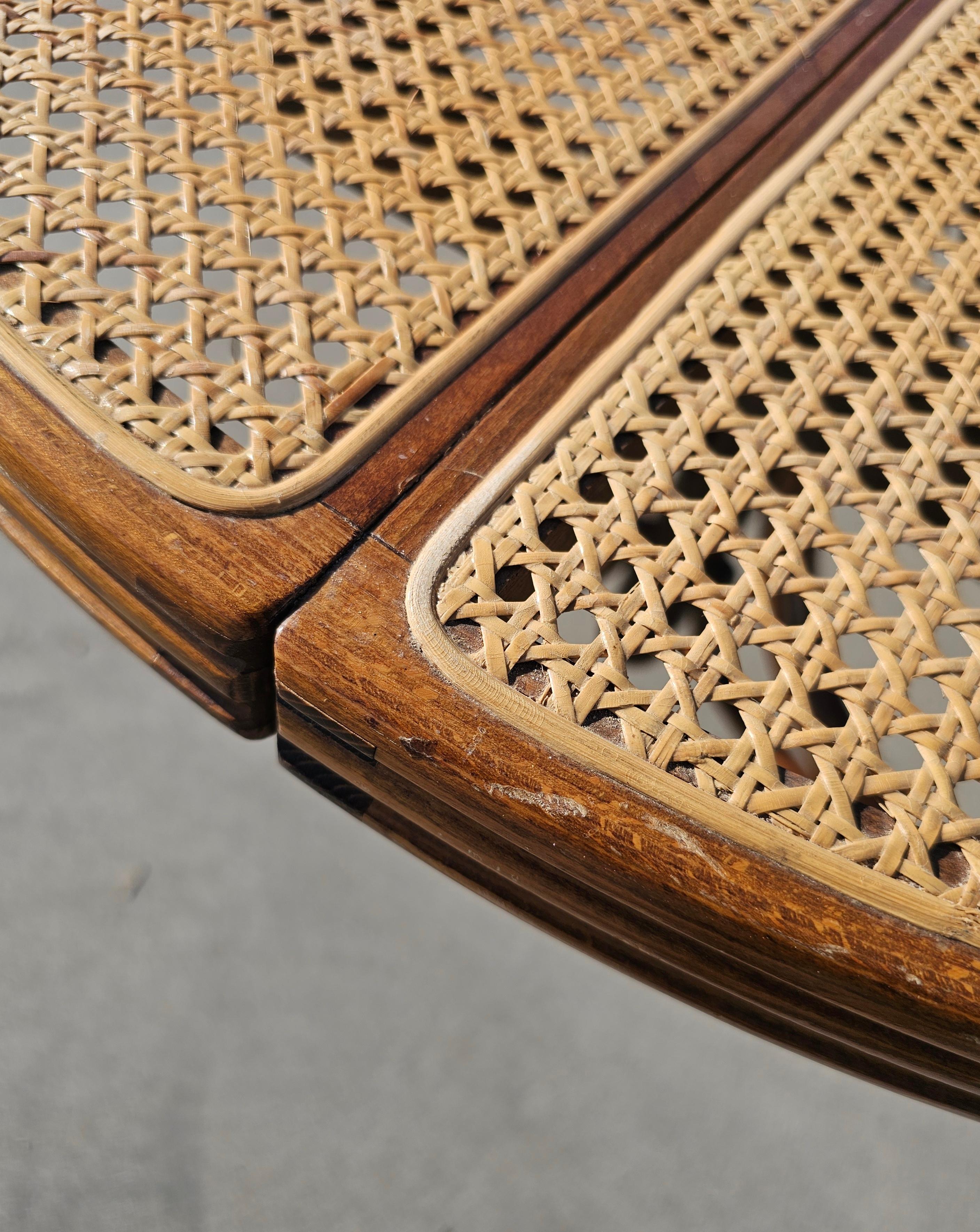 Rare table de salle à manger avec plateau en rotin par Mundus, fabriquée en Yougoslavie dans les années 1960 en vente 3