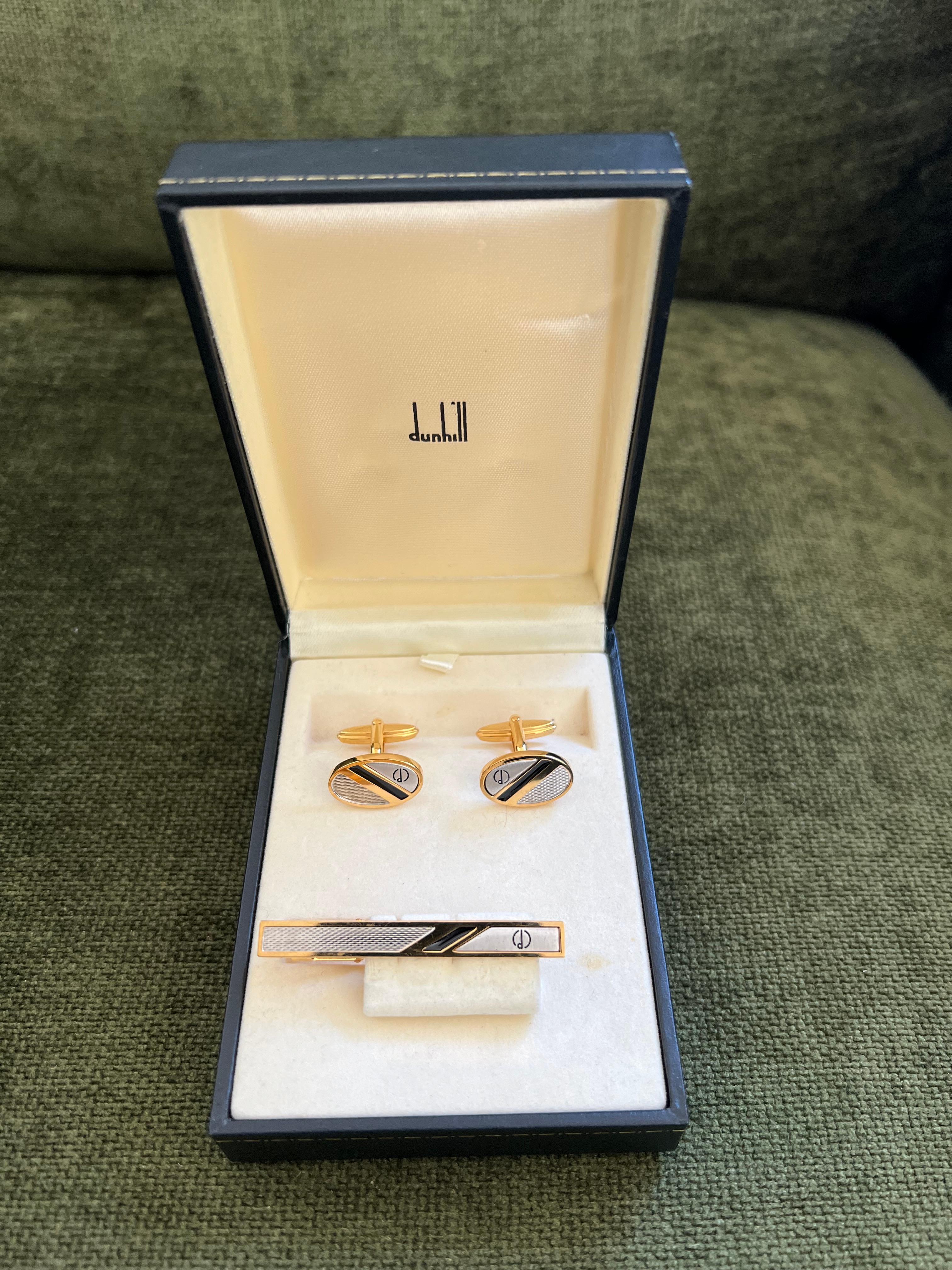 Antique Cushion Cut Rare Vintage Dunhill Cufflinks & Tie Clip Gold Plated, Onyx With Original Case For Sale