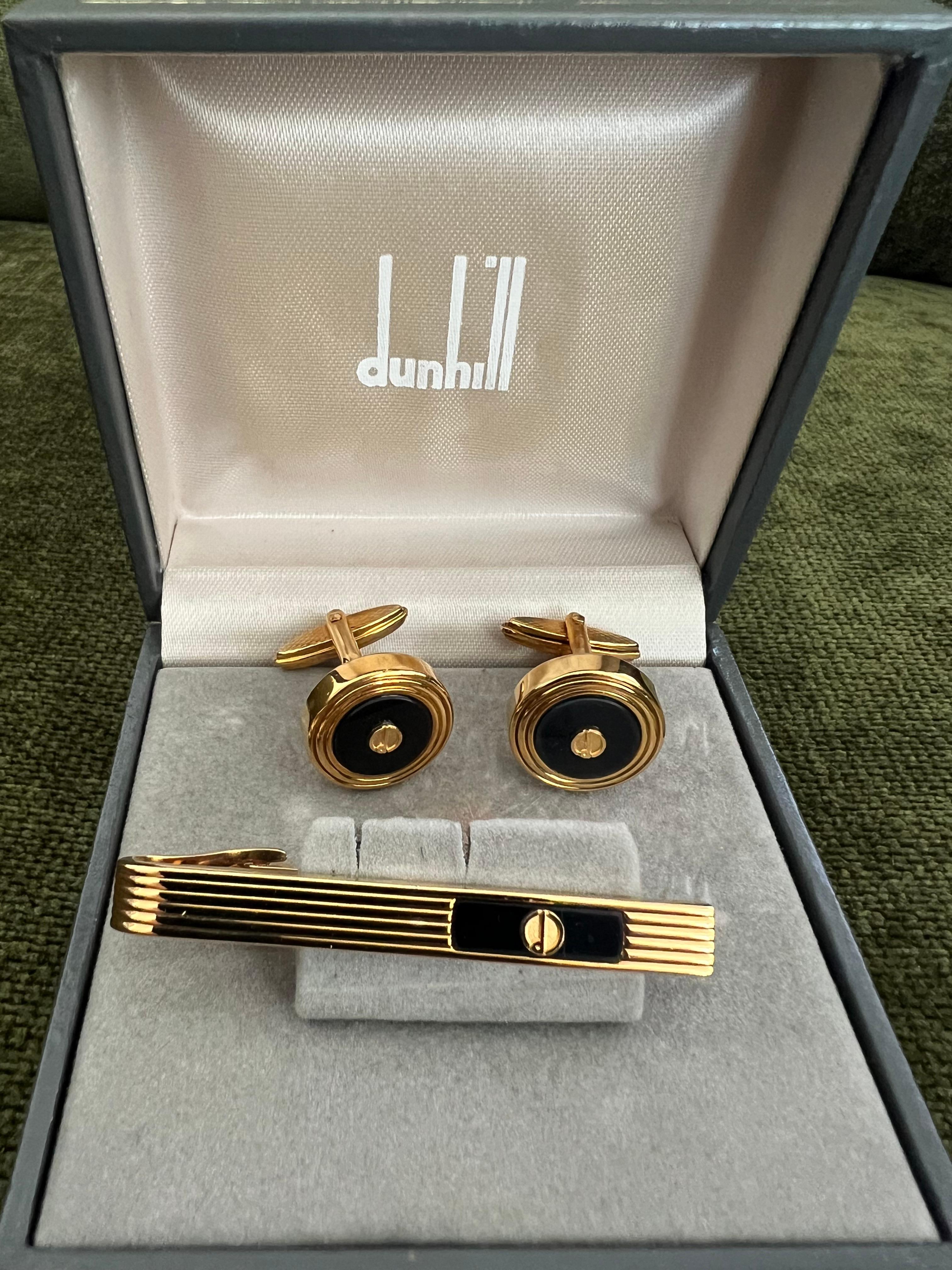 Seltene Vintage Dunhill Manschettenknöpfe & Krawattenklammer vergoldet, Onyx mit Originalgehäuse für Damen oder Herren im Angebot