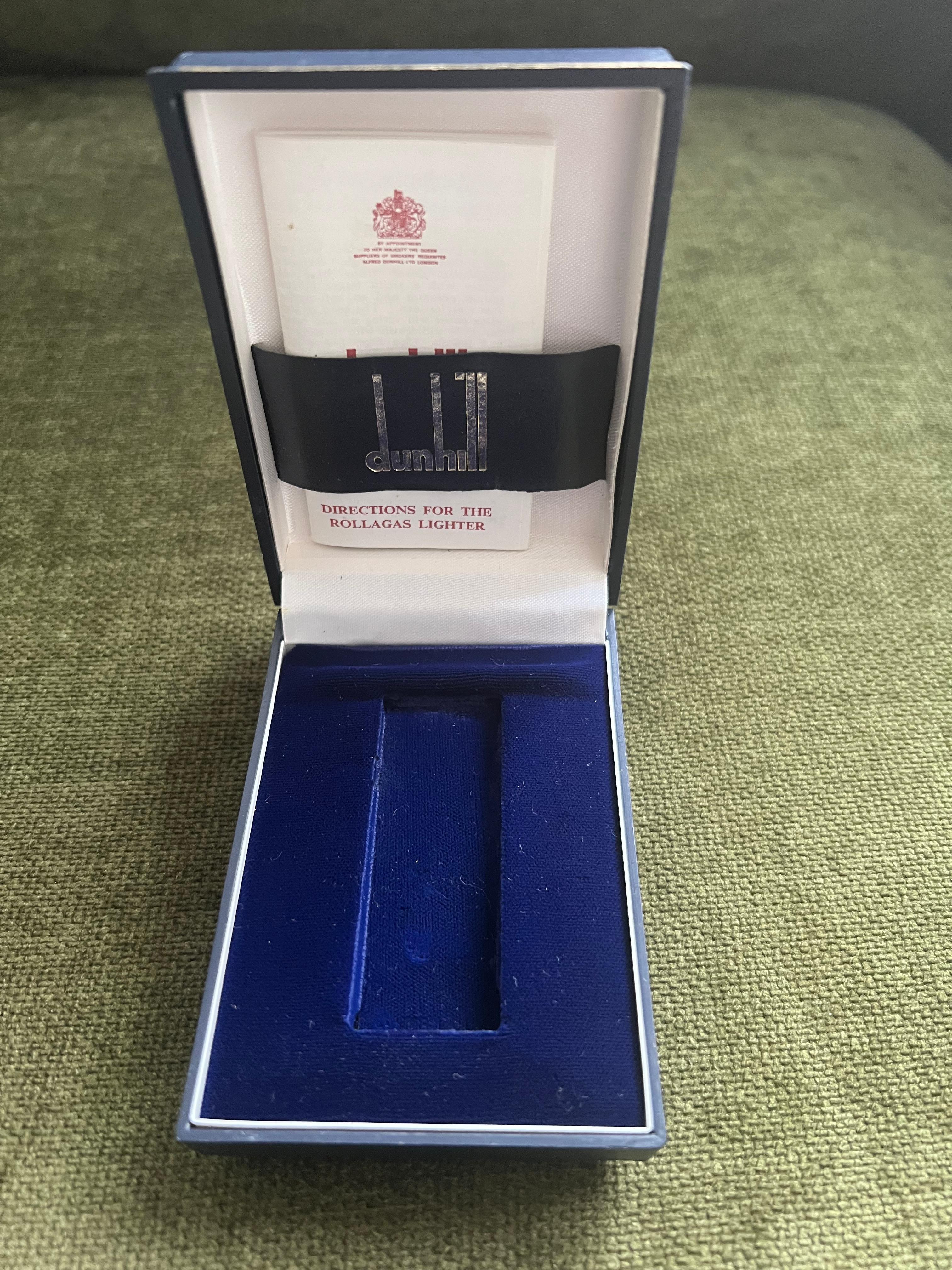 Women's or Men's Rare Vintage Dunhill Gold Plated Black Lacquer Lighter Dunhill Original Case For Sale
