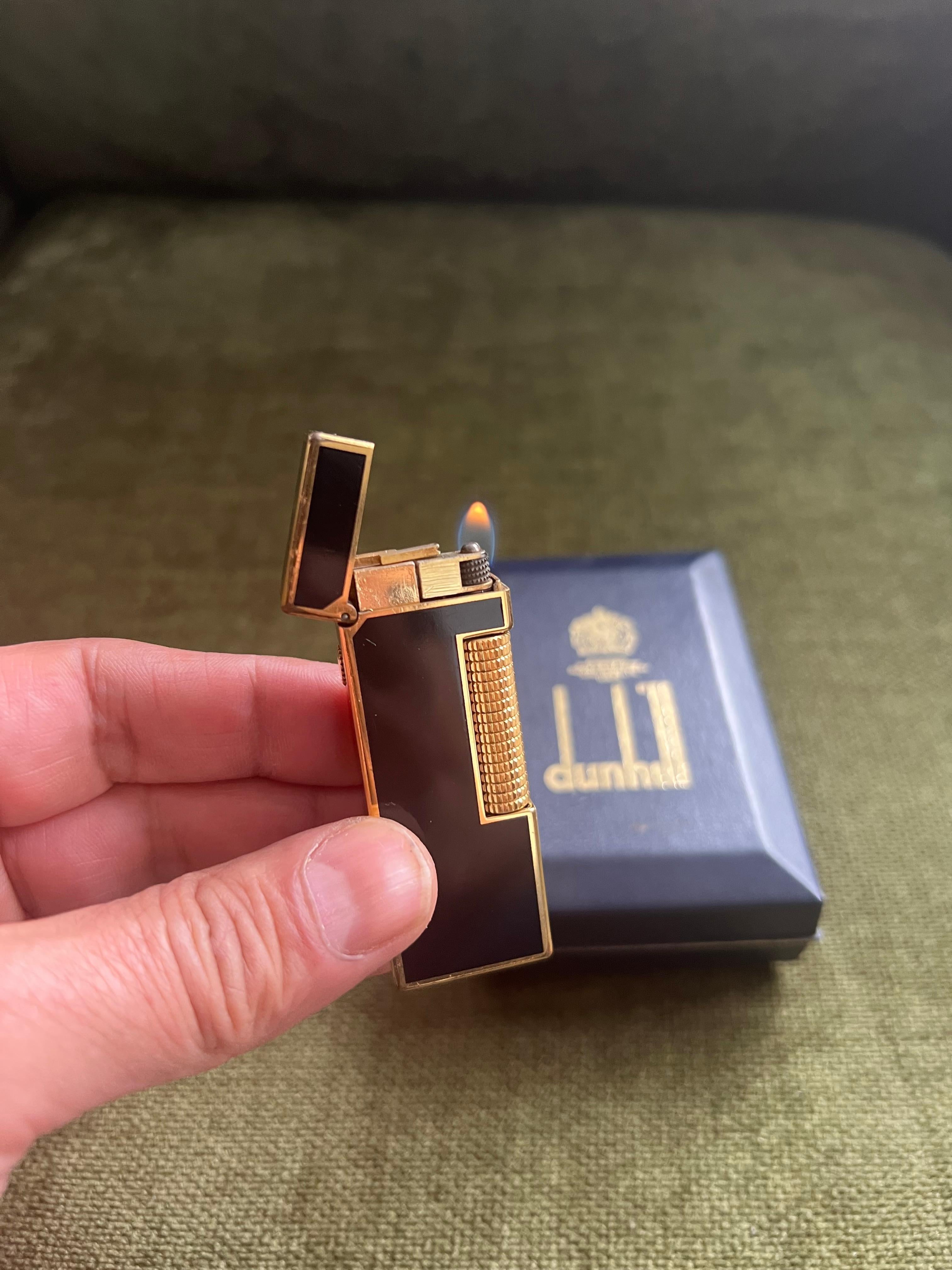 Rare Vintage Dunhill Gold Plated Black Lacquer Lighter Dunhill Original Case For Sale 2