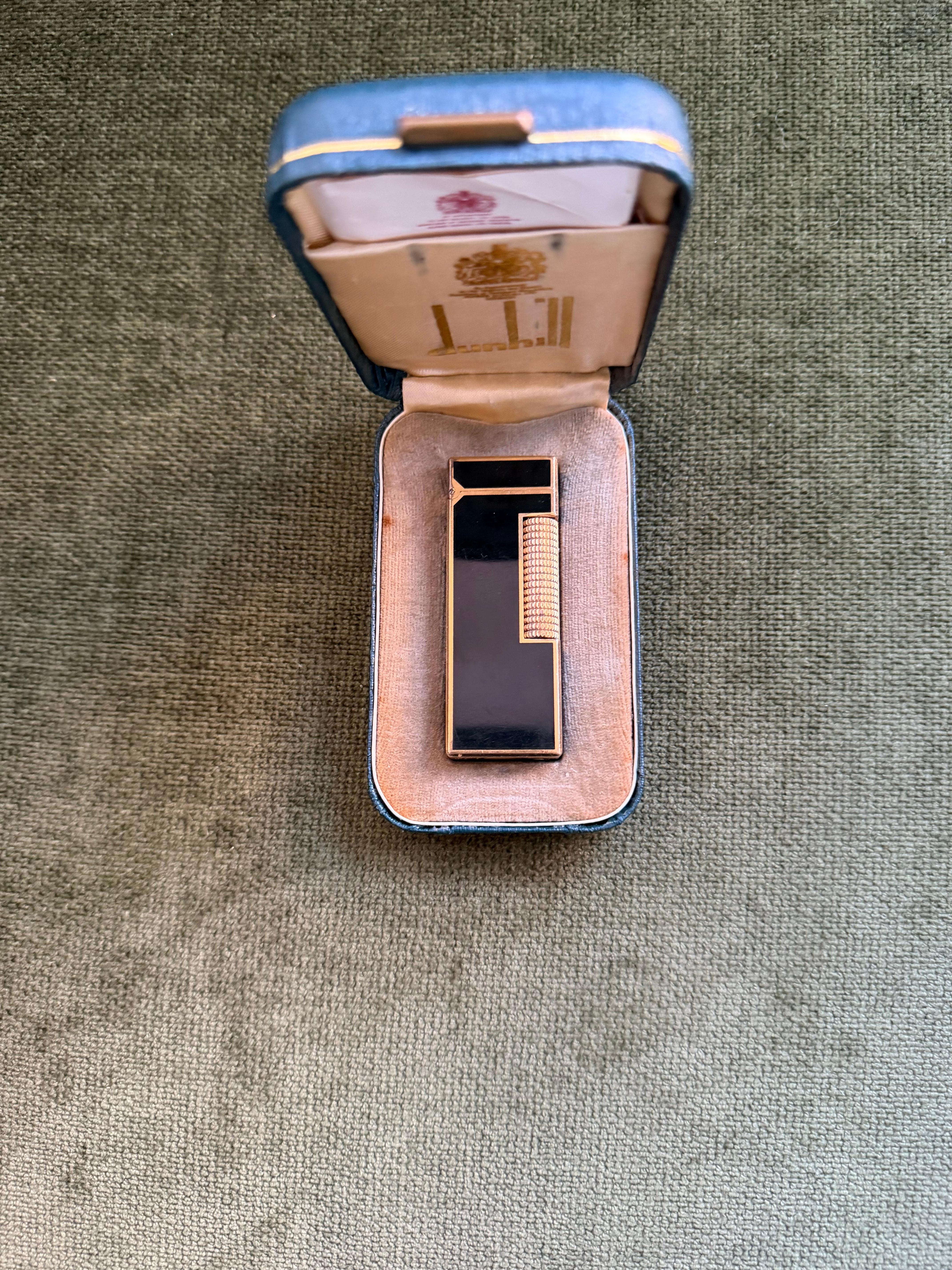 da uomo o donna Raro accendino d'epoca Dunhill placcato in oro e lacca nera con custodia originale Sky in vendita