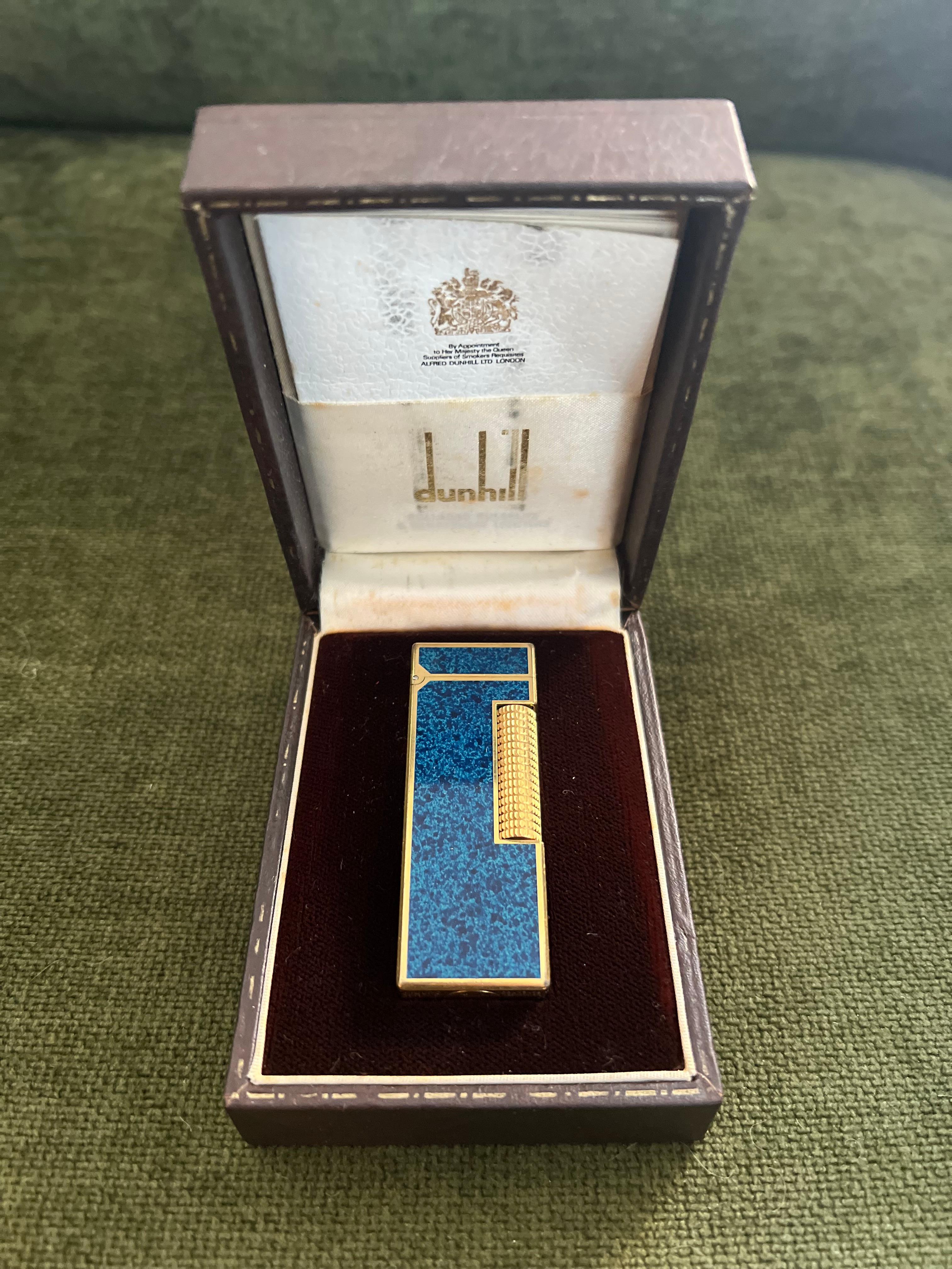 Rare Vintage Dunhill Gold Plated Blue Marble Lacquer Lighter Original Case In Excellent Condition In New York, NY