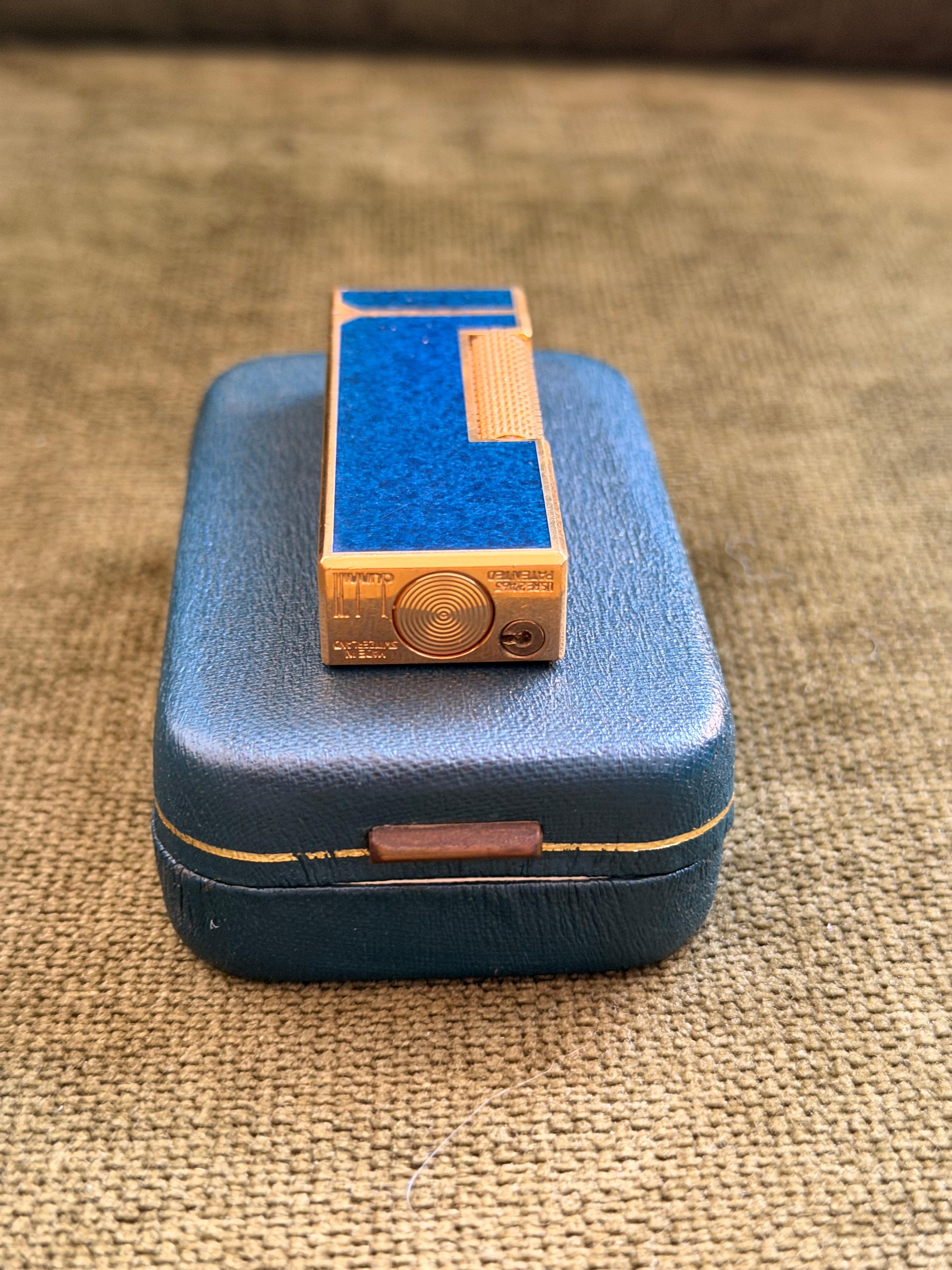 Rare briquet ciel d'origine Dunhill en laque de marbre bleu plaqué or en vente 6