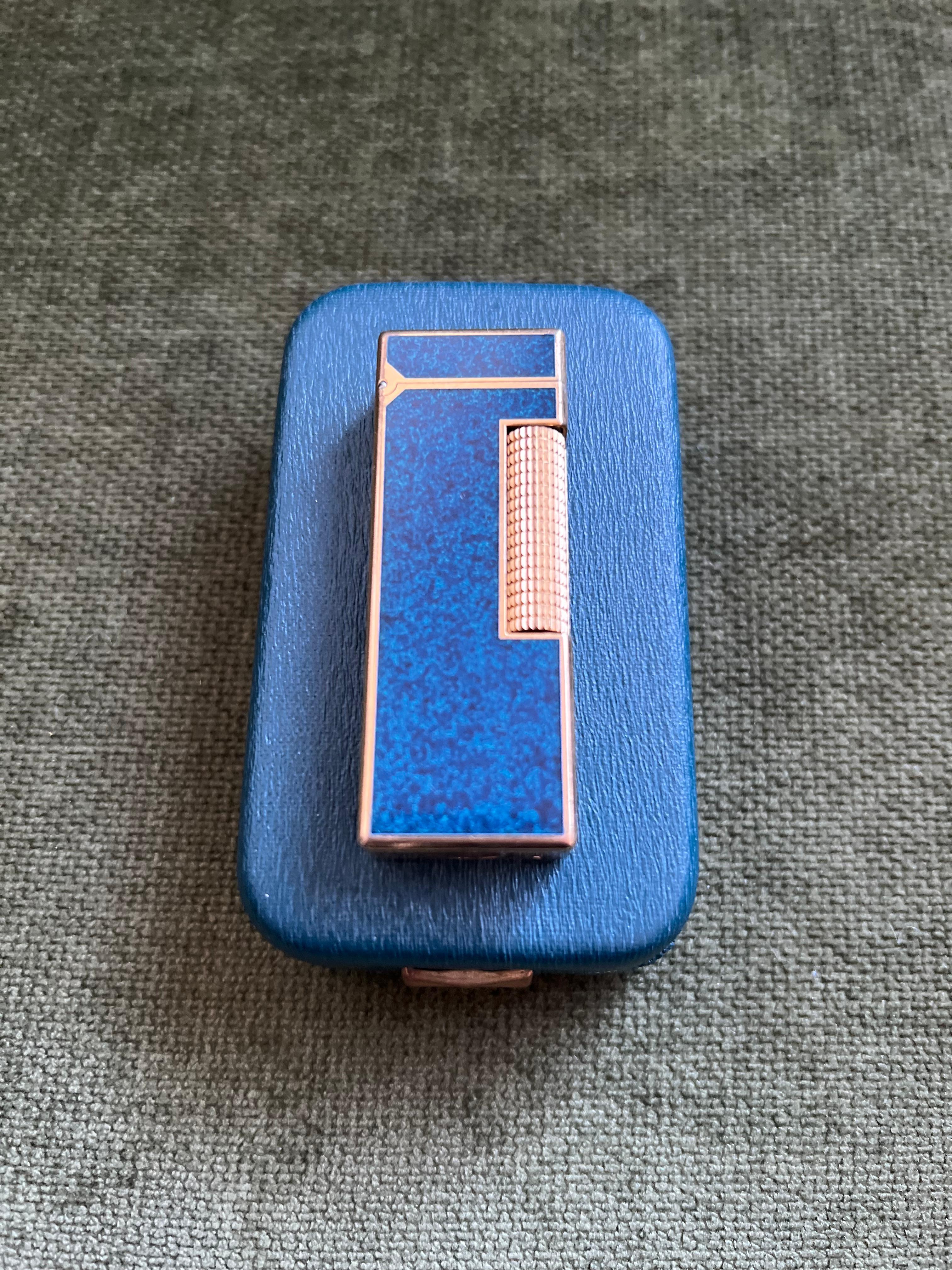 Seltene Vintage Dunhill Gold Plated Blue Marble Lacquer Feuerzeug Original Sky Case (Art déco)