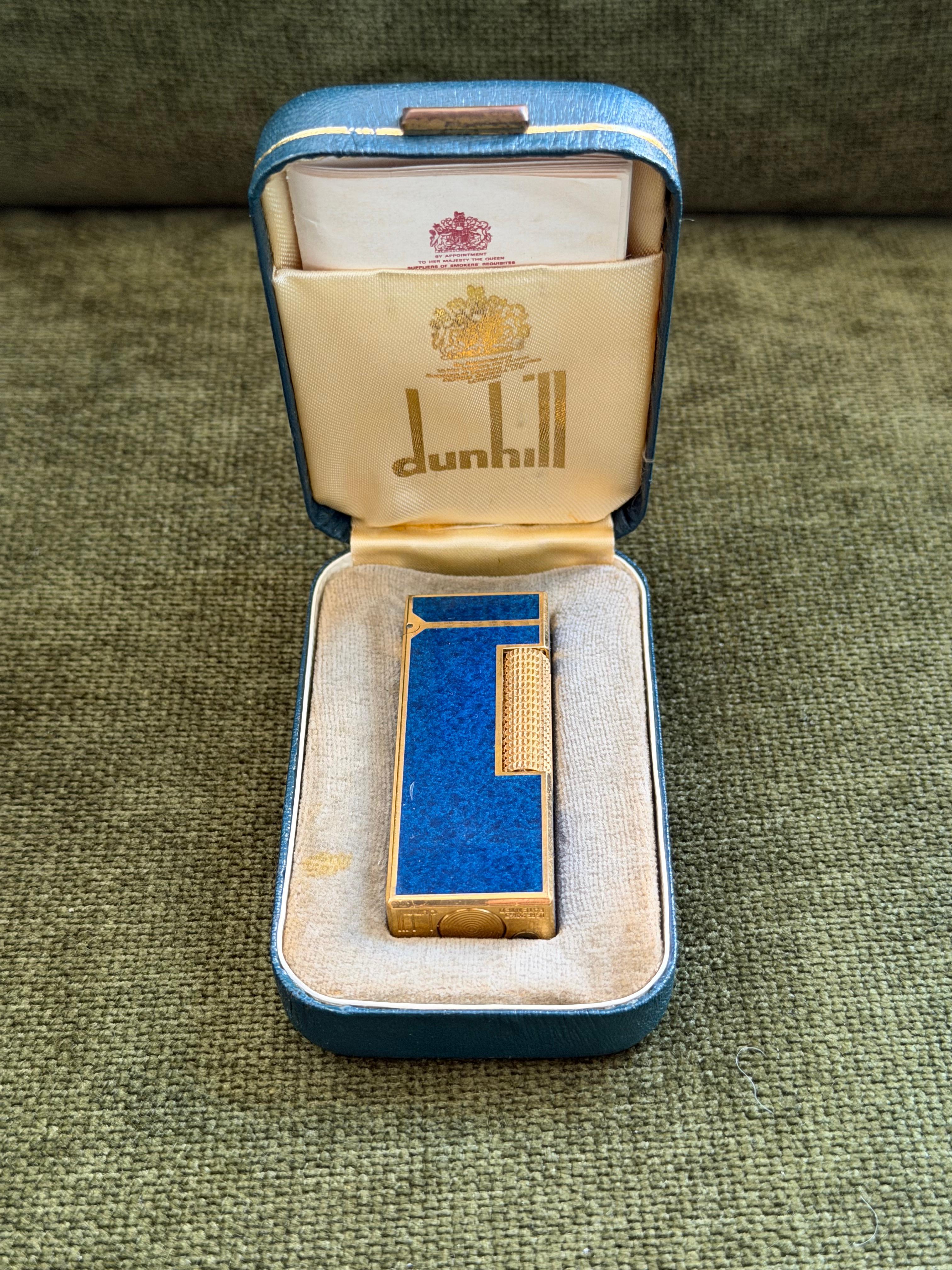 Rare briquet ciel d'origine Dunhill en laque de marbre bleu plaqué or Excellent état - En vente à New York, NY