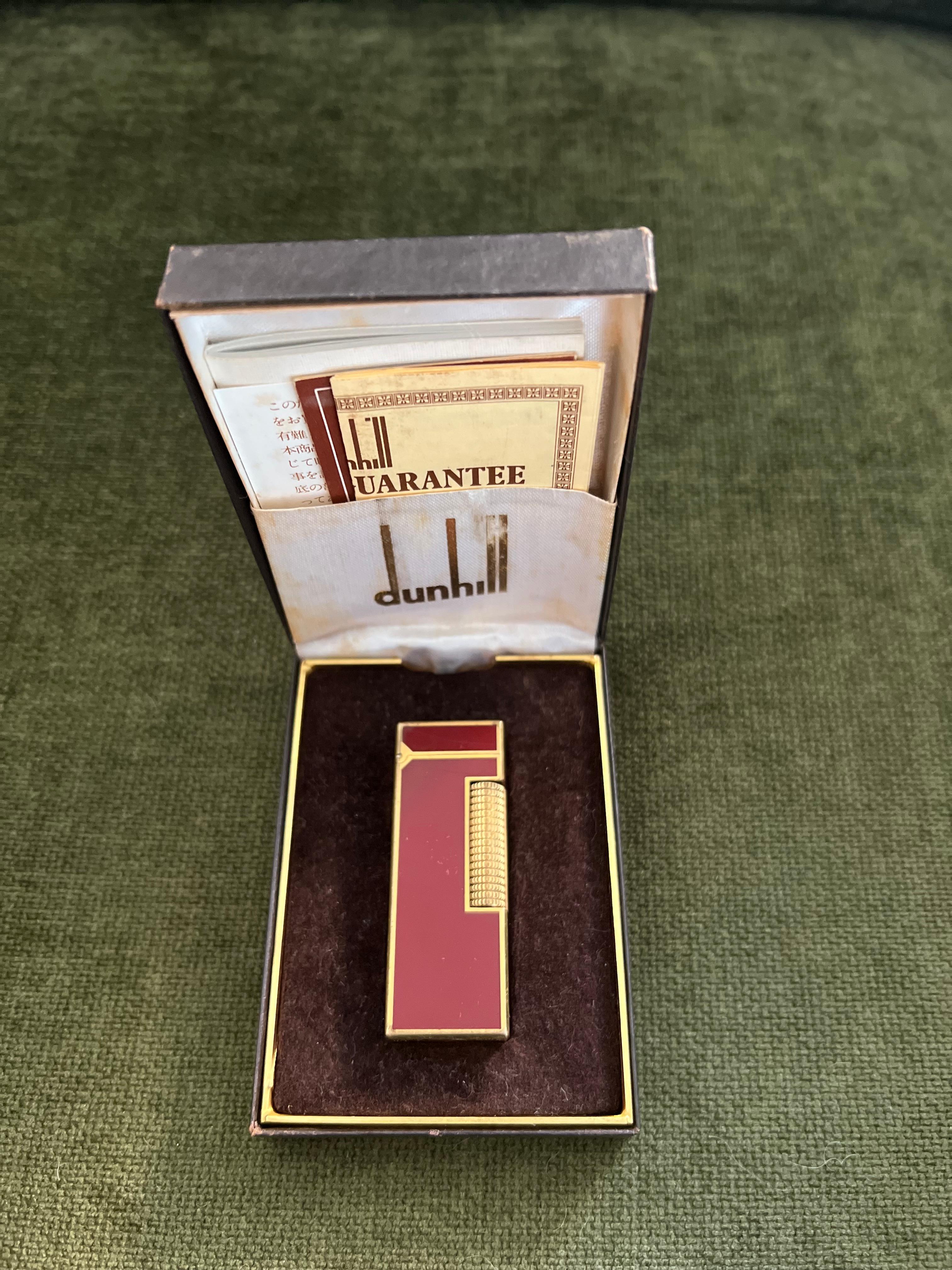 Rare Vintage Dunhill Gold Plated Red Lacquer Lighter In Original Velvet Case In Excellent Condition For Sale In New York, NY