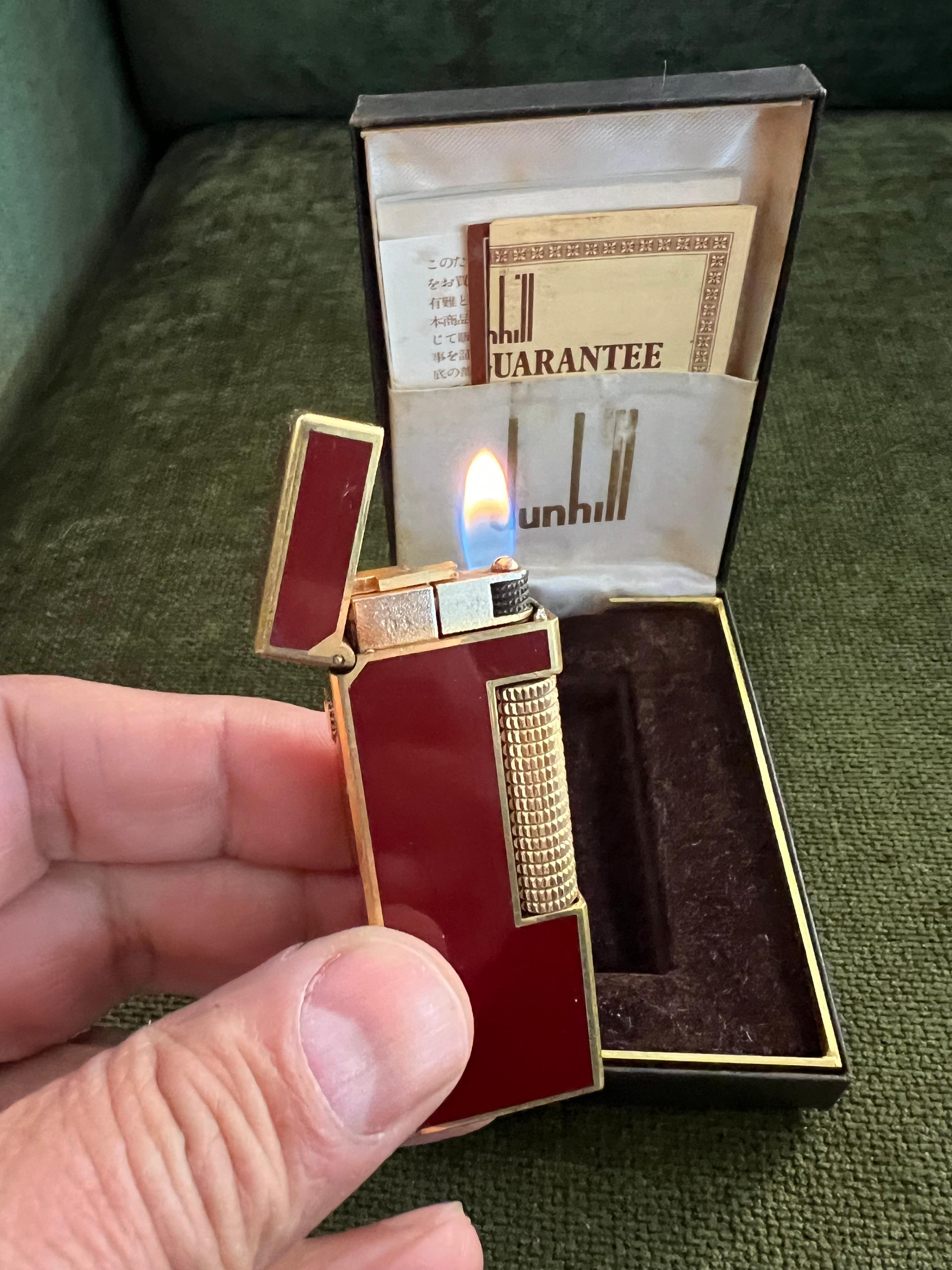 Rare Vintage Dunhill Gold Plated Red Lacquer Lighter In Original Velvet Case For Sale 4