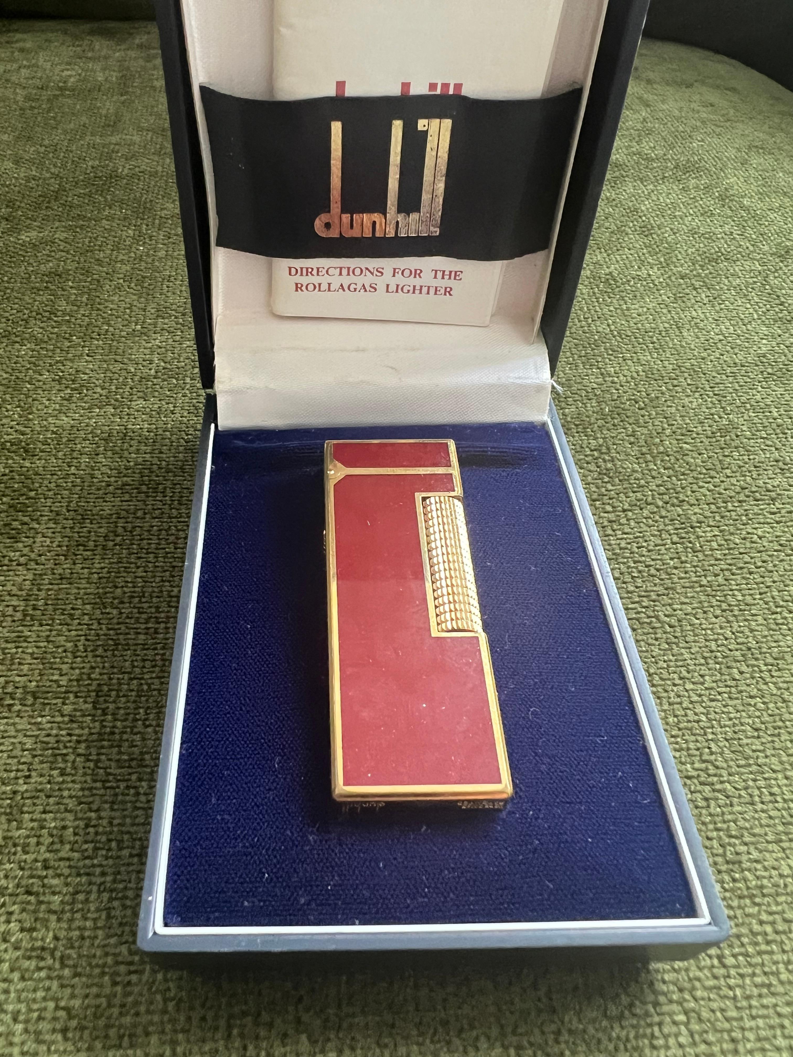 Art déco Rare Vintage Dunhill Gold Plated Red Lacquer Lights Original Dunhill Case en vente