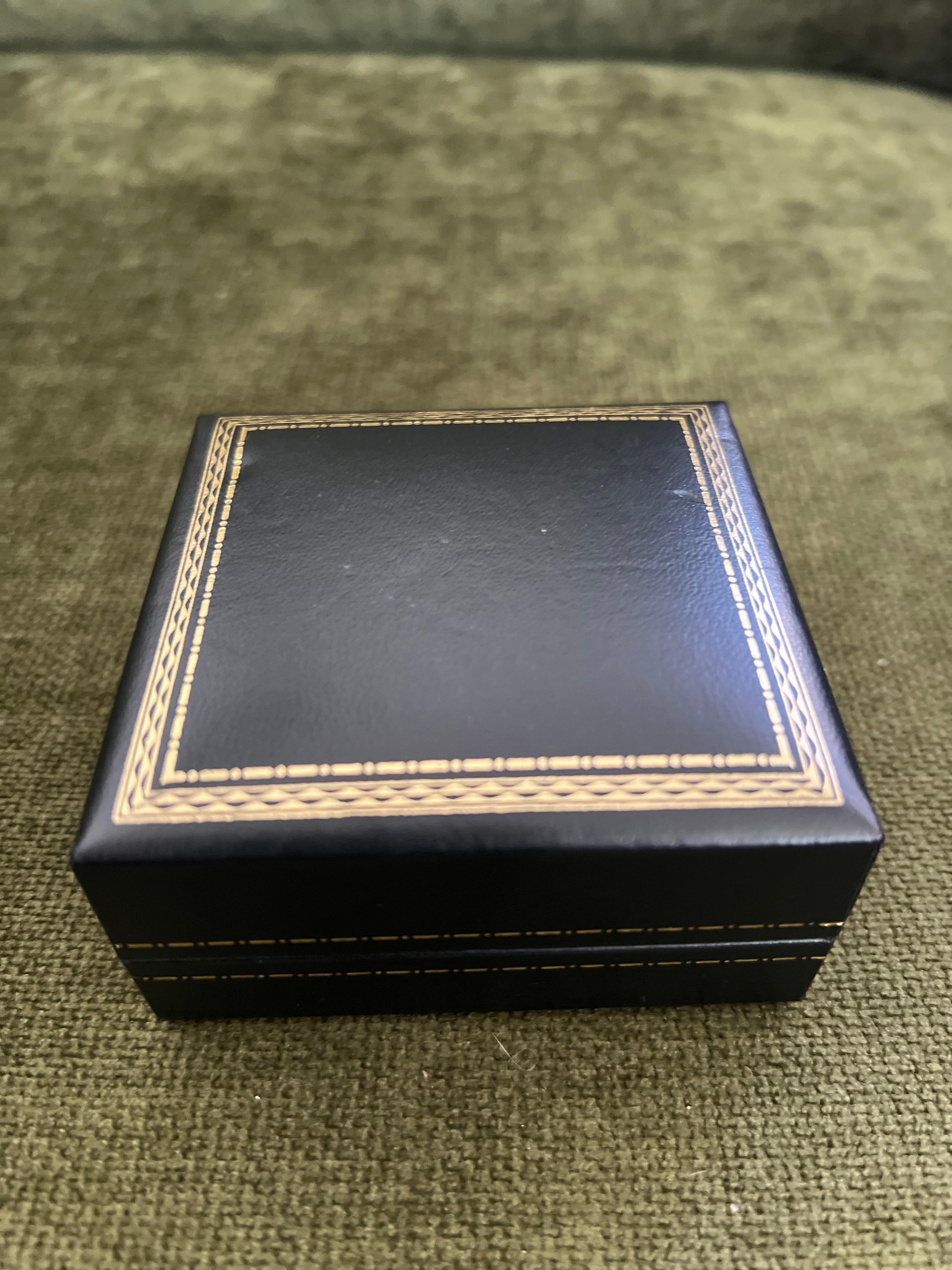 Raro fermacravatte d'epoca placcato oro Dunhill con custodia originale Dunhill Circa 1960 in vendita 1