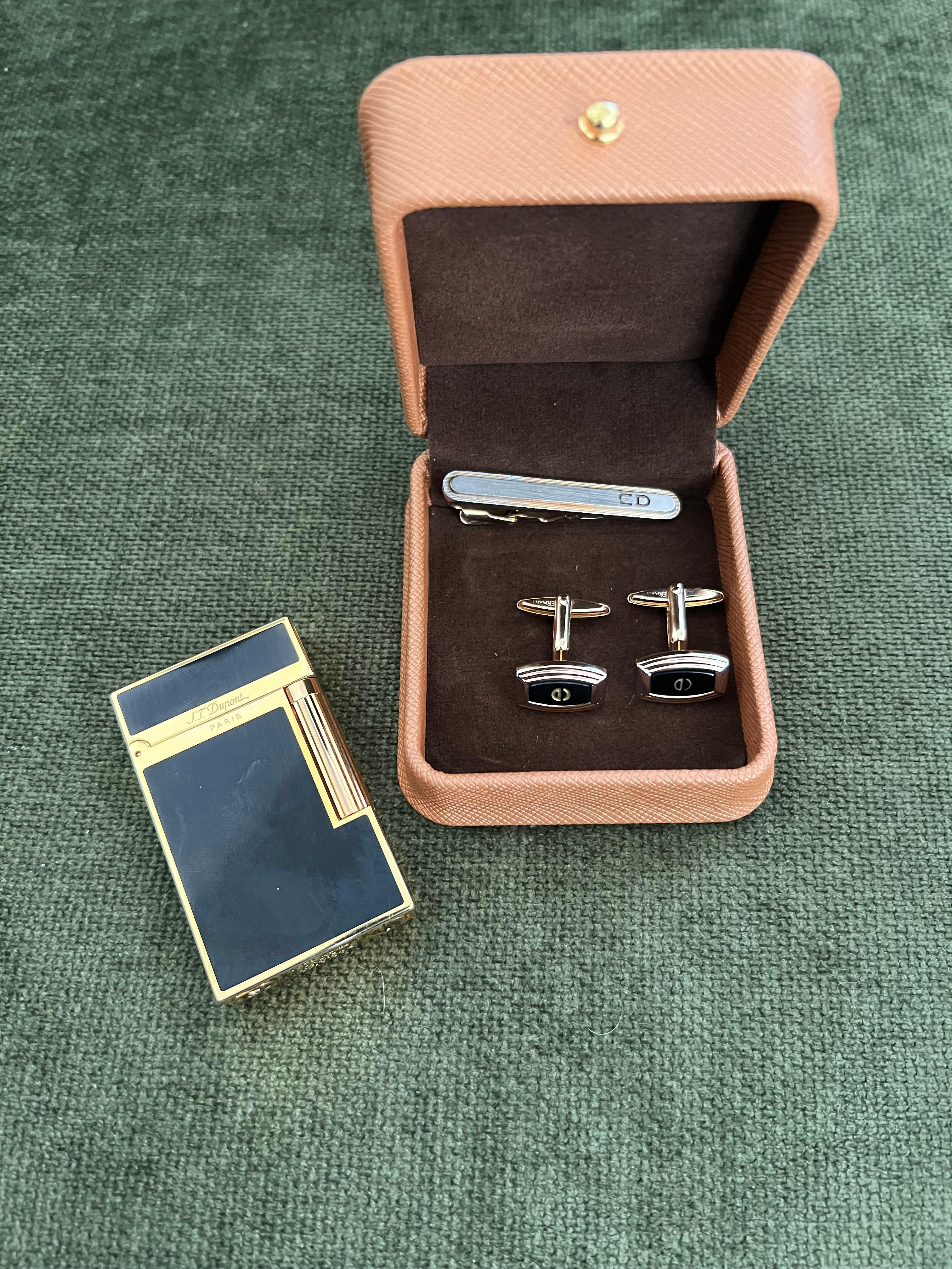 Raro accendino Dupont d'epoca, gemelli e cravatta di Christian Dior in vendita 15