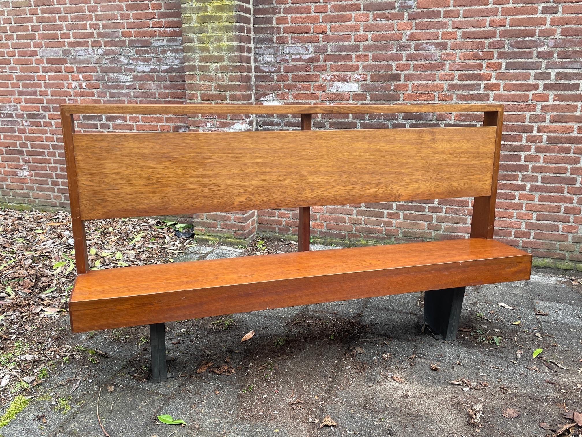 Rare Vintage Dutch Church Bench, 1960s In Good Condition For Sale In ROTTERDAM, ZH