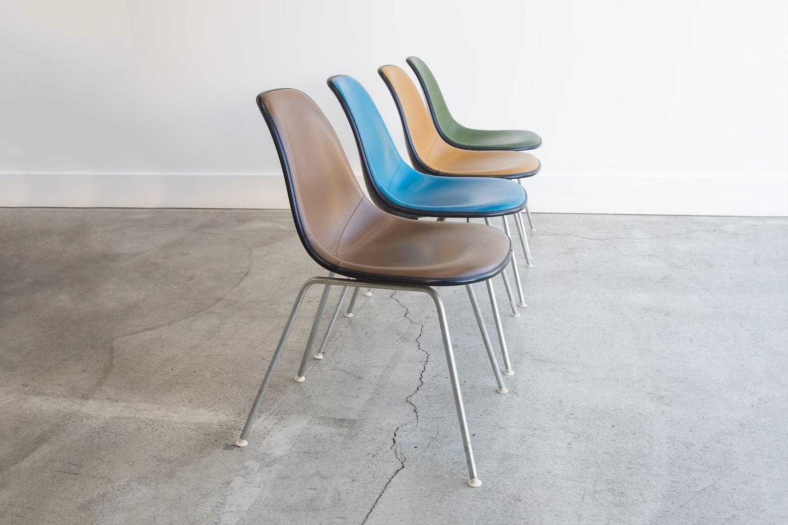Rare Vintage Eames for Herman Miller DAH Base Dinning Chairs Multicolor Set of 4 In Excellent Condition In Portland, OR