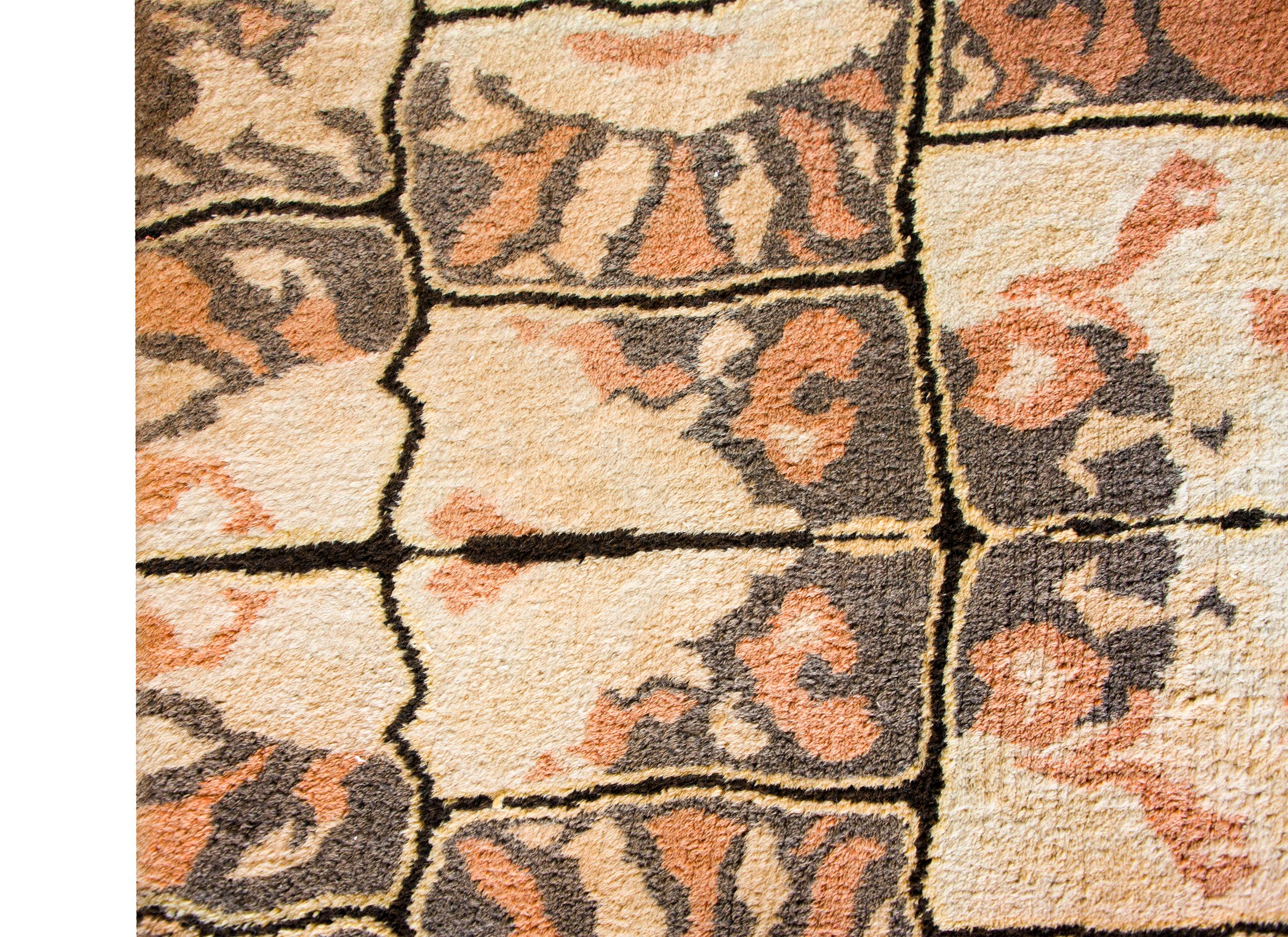 Rare Vintage Ecuadorian Rug In Good Condition For Sale In Chicago, IL