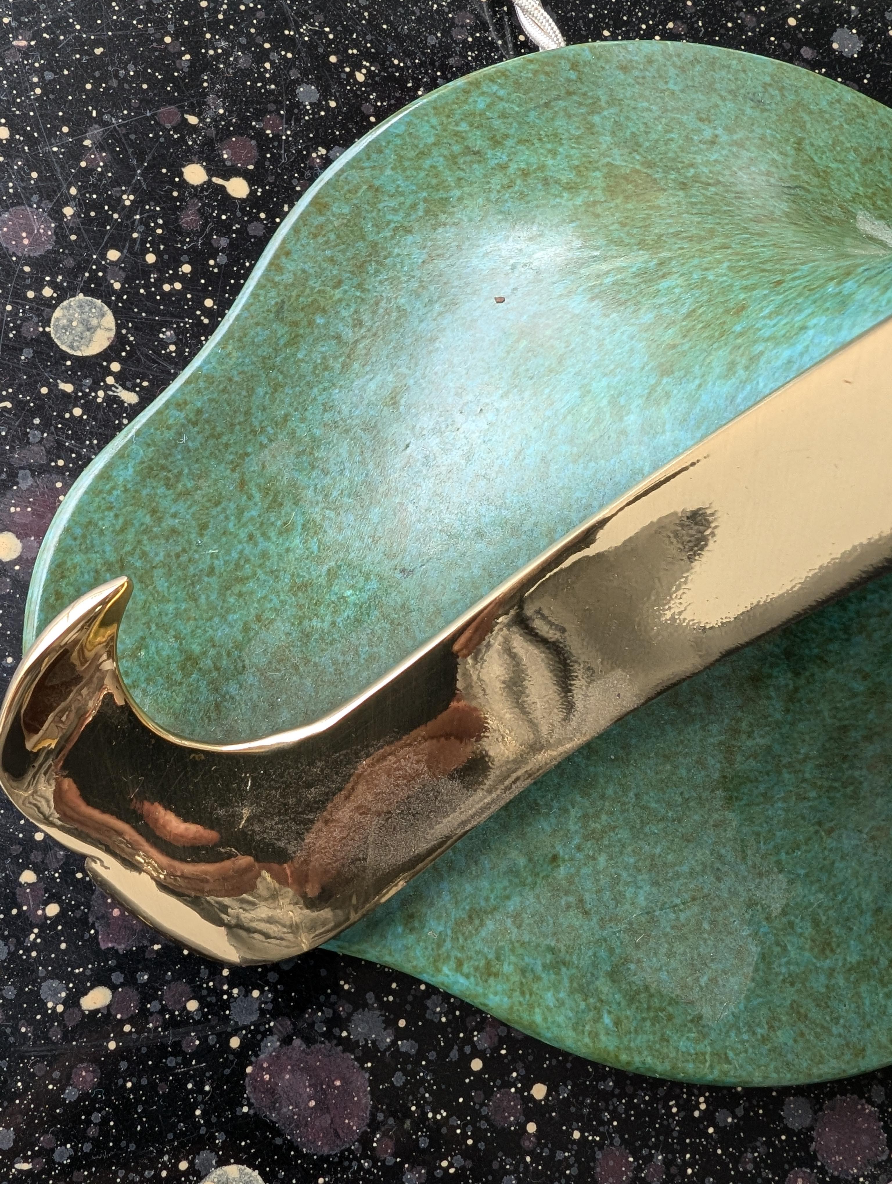 Rare vintage enameled bronze & polished brass bow lamp by Valenti, Spain 1970s For Sale 5