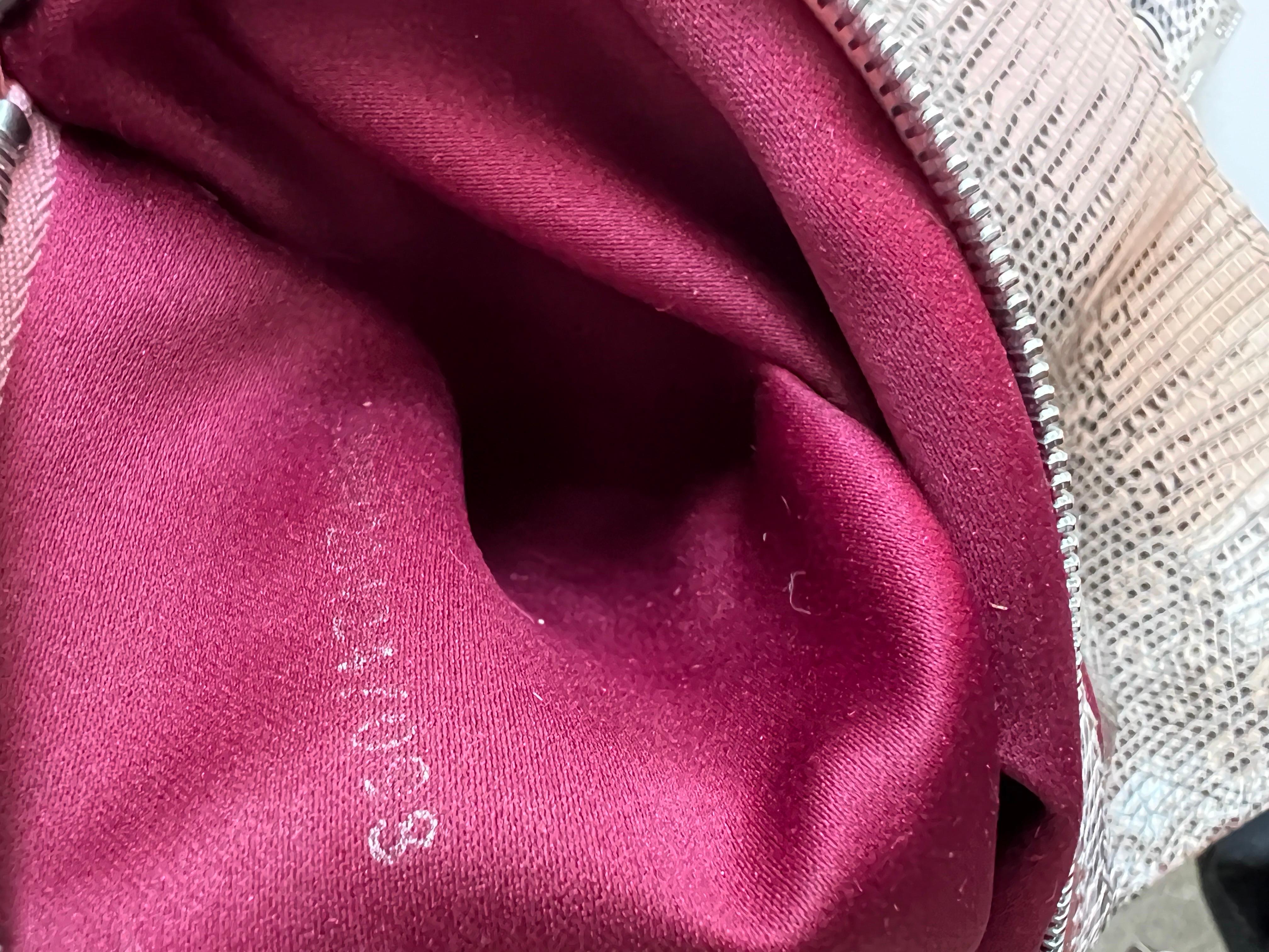 Rare ! Fendi Sakura rose sac baguette à sequins Bon état - En vente à Aurora, IL