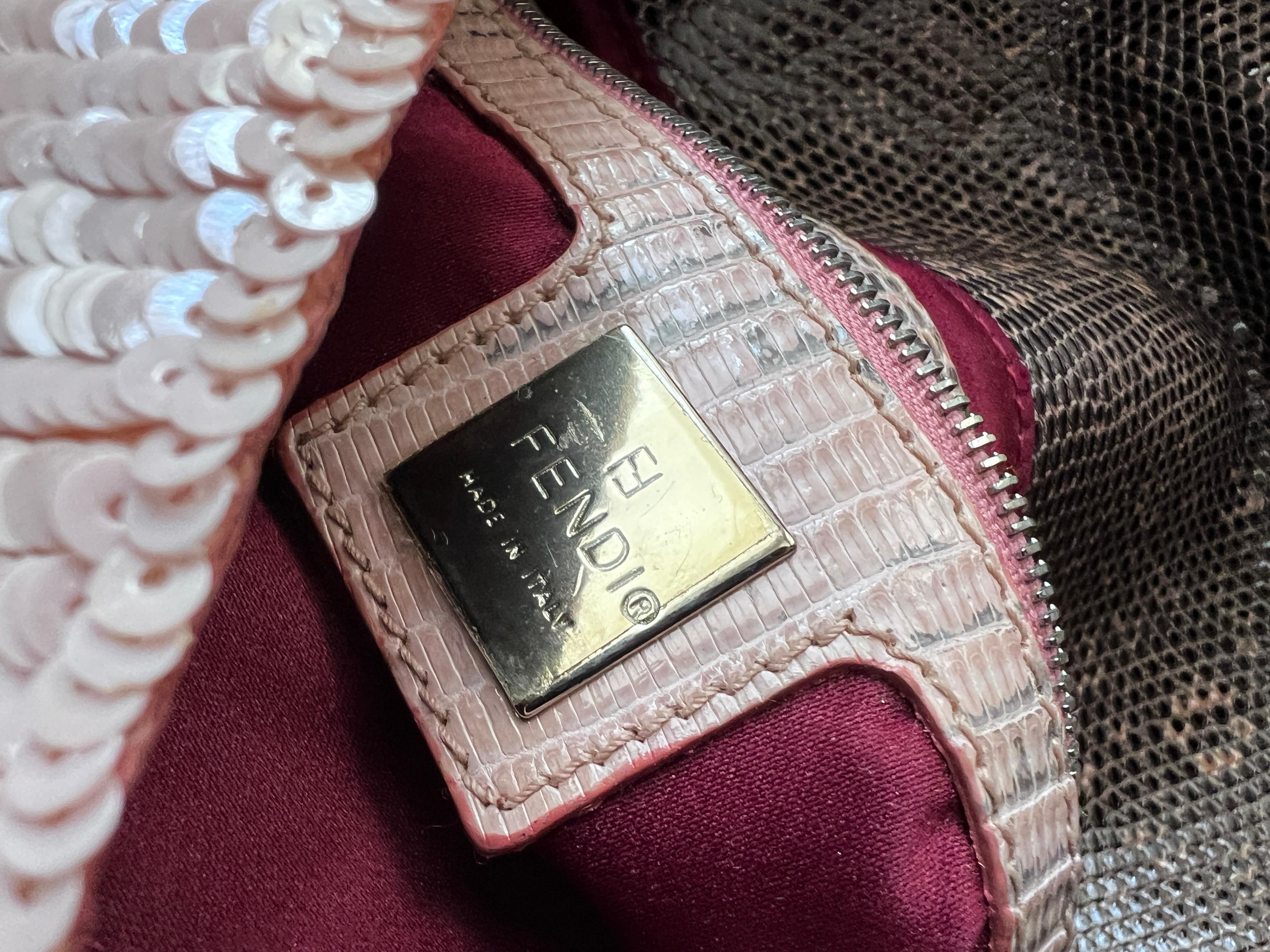 Rare ! Fendi Sakura rose sac baguette à sequins Unisexe en vente