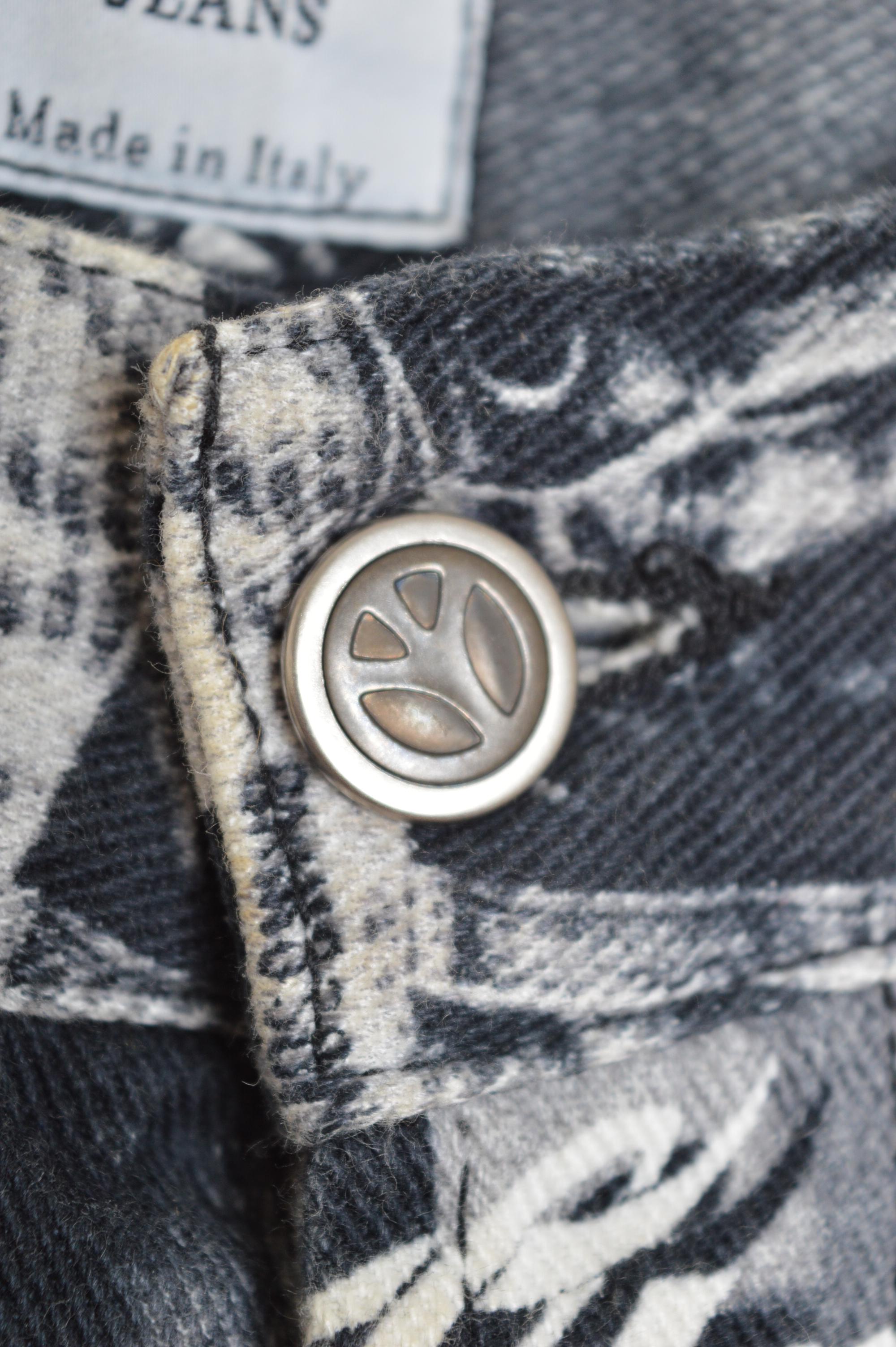 Rare Vintage Franco Moschino Face 1990's Black Photo print denim Jeans Bon état - En vente à Sheffield, GB
